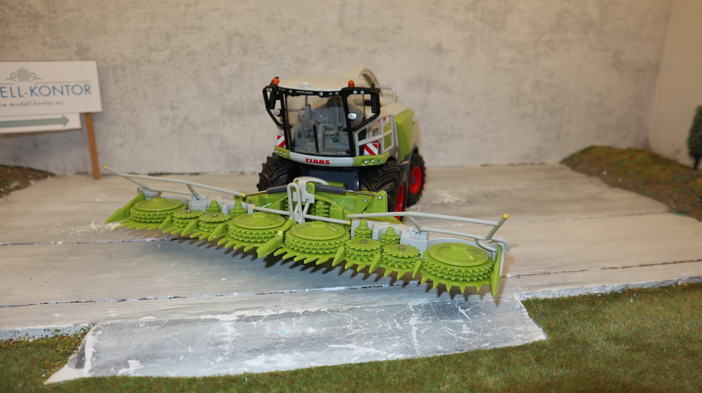 Britains 43285 in 1:32,  Claas Jaguar 980 Maishäcksler , NEU in OVP