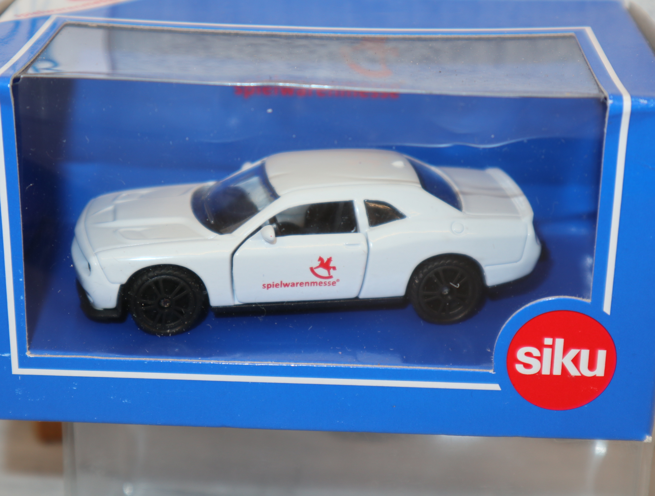 Siku 1408 in  1:50 Dodge Challenger Sondermodell Spielwarenmesse Nürnberg 2018, NEU in OVP