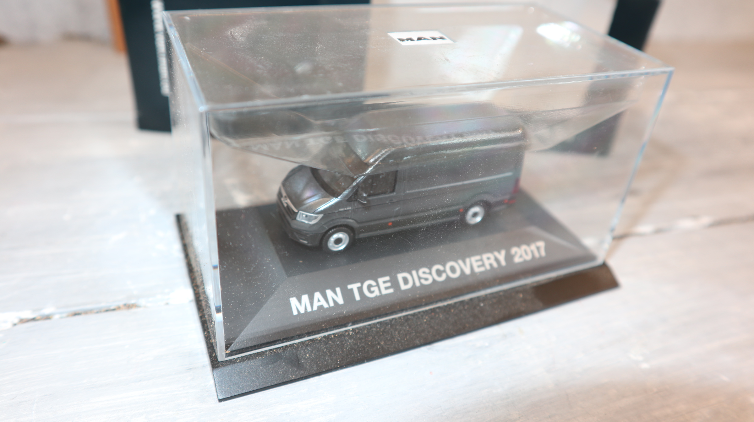 HERPA  in 1:87 , Sondermodell  MAN TGE 3.180  Kastenwagen,  Discovery Tour 2017, NEU in OVP