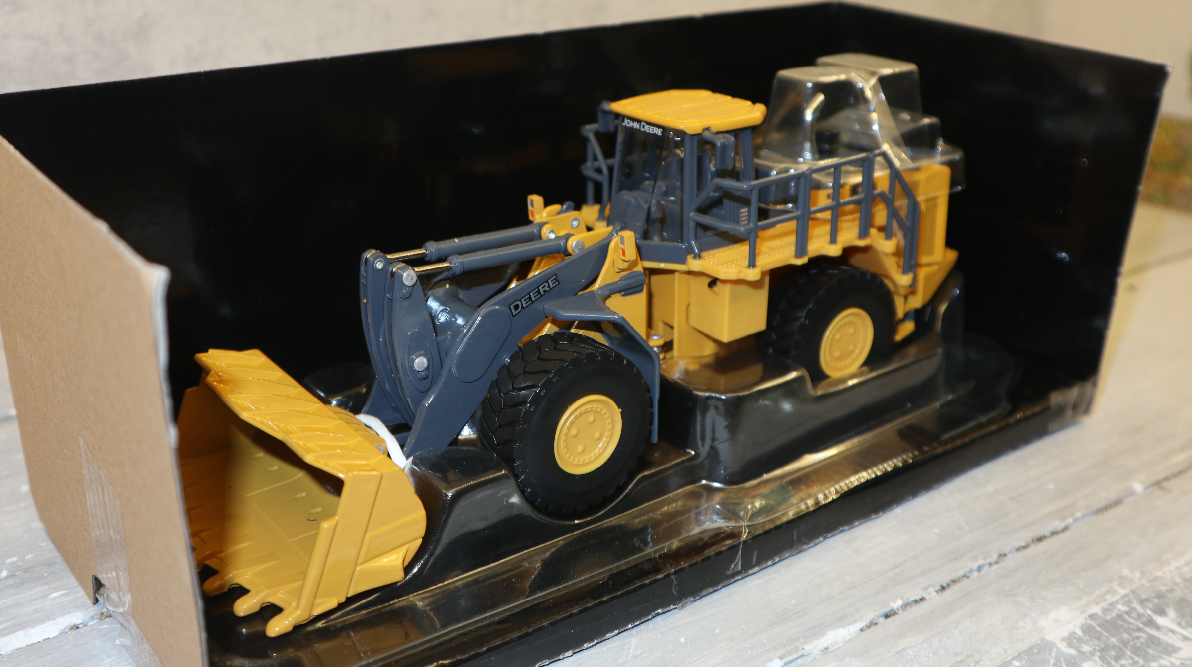 ERTL Prestige 45884 in 1:50, DEERE 944X-Tier Radlader, USA-Modell, NEU in OVP