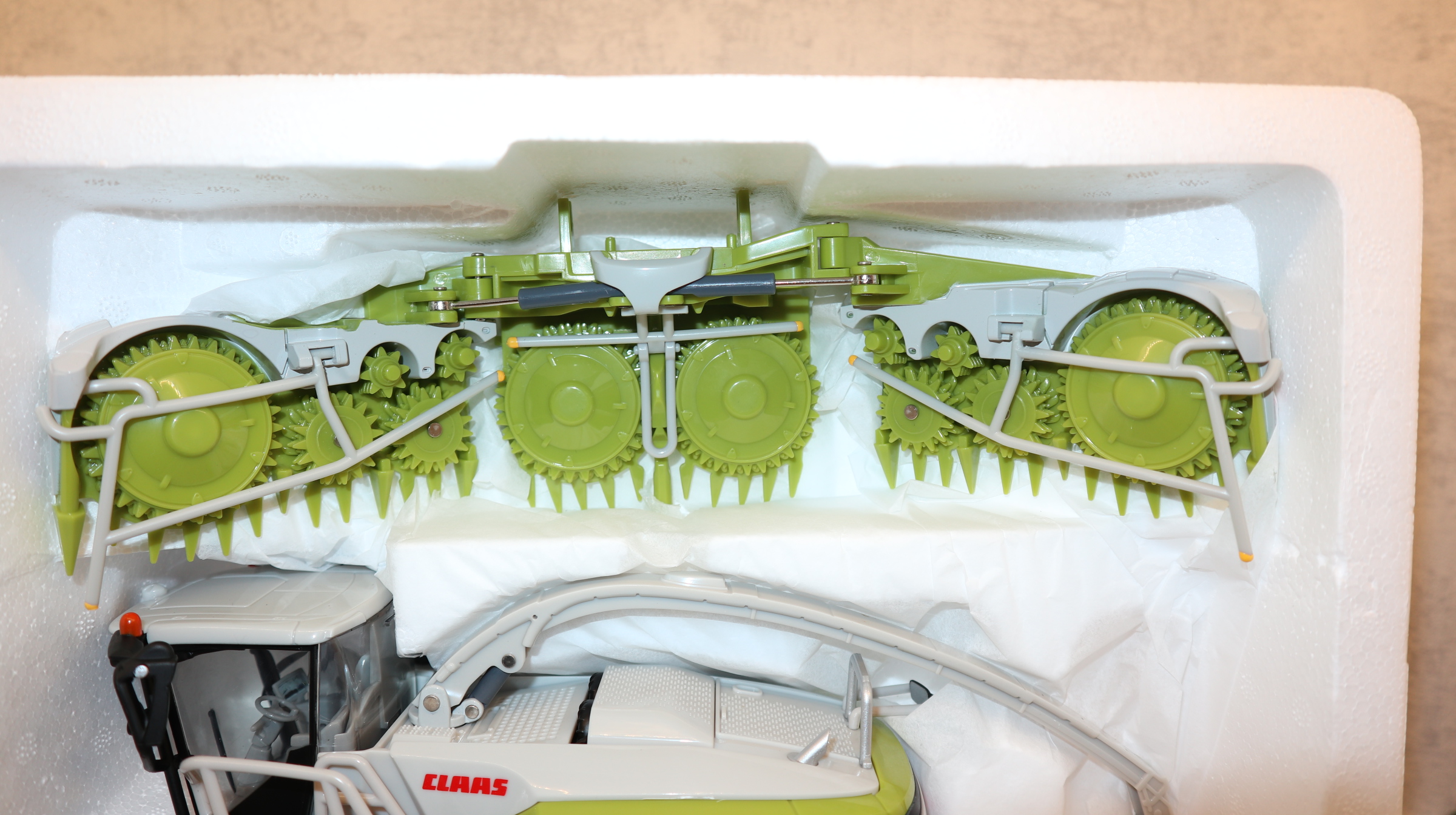 Britains 43285 in 1:32,  Claas Jaguar 980 Maishäcksler , NEU in OVP