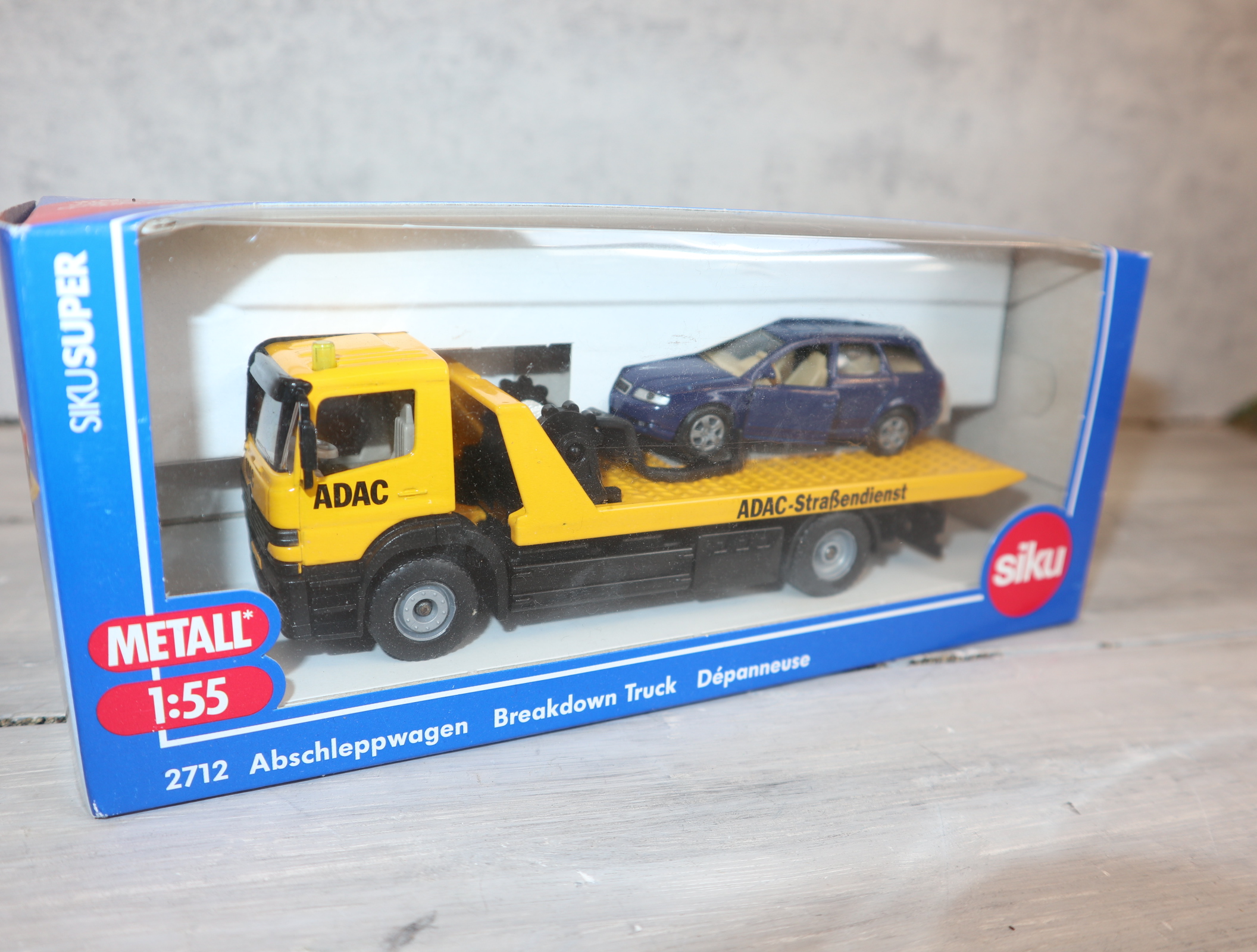 Siku 2712 in 1:55, Abschleppwagen mit PKW  Audi A4 Avant, NEU in OVP