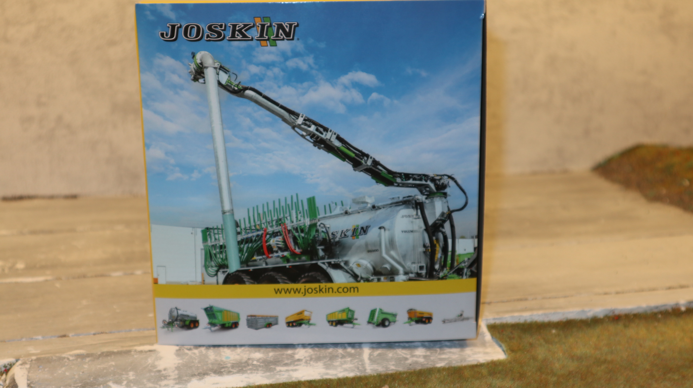 Universal Hobbies UH 6628 in 1:32, JOSKIN Volumetra 20000D silber-grün, NEU in OVP