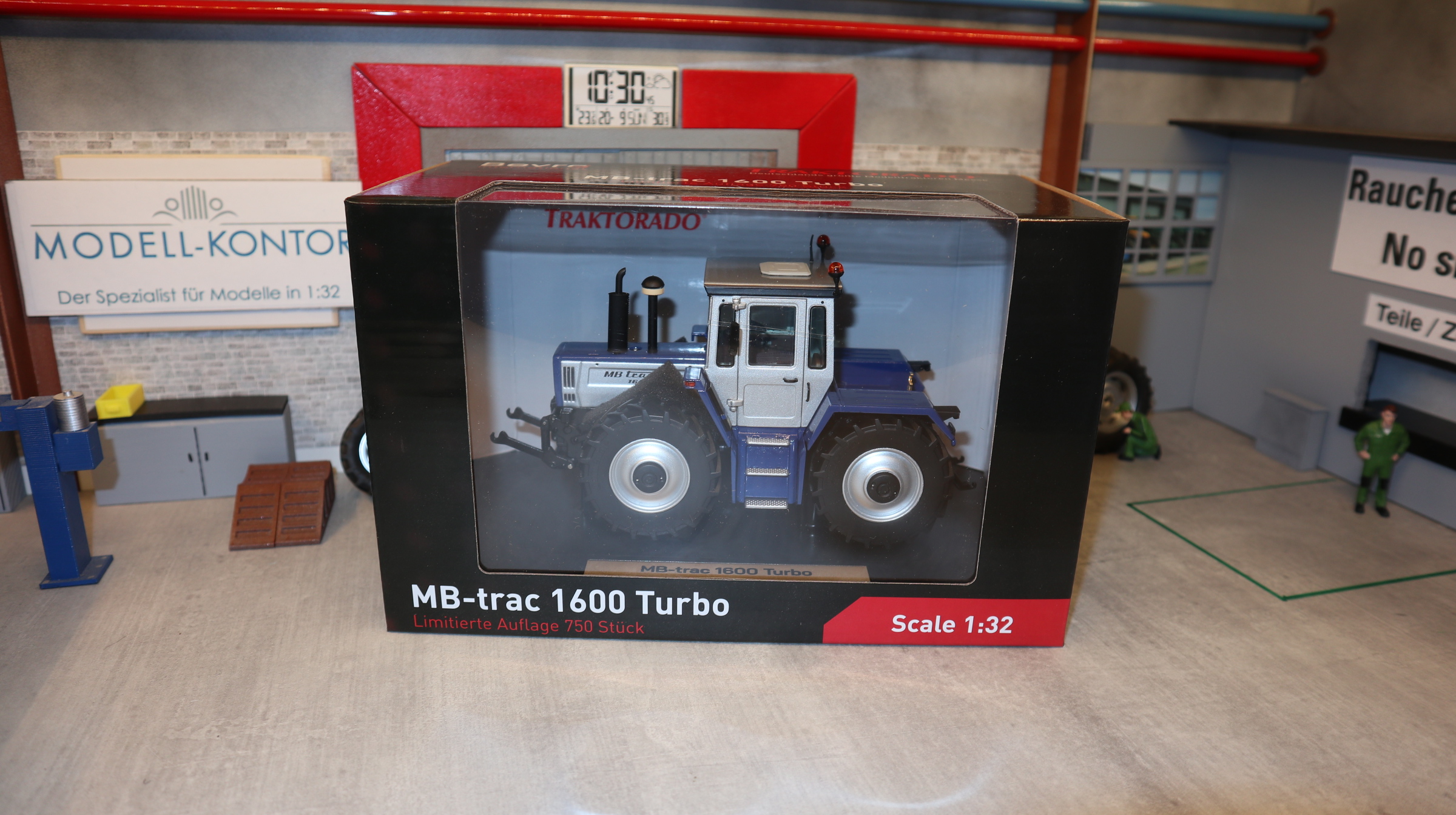 Weise Toys 2083 in 1:32, MB-Trac 1600 silber-blau,  TRAKTORADO 2026,  NEU in OVP
