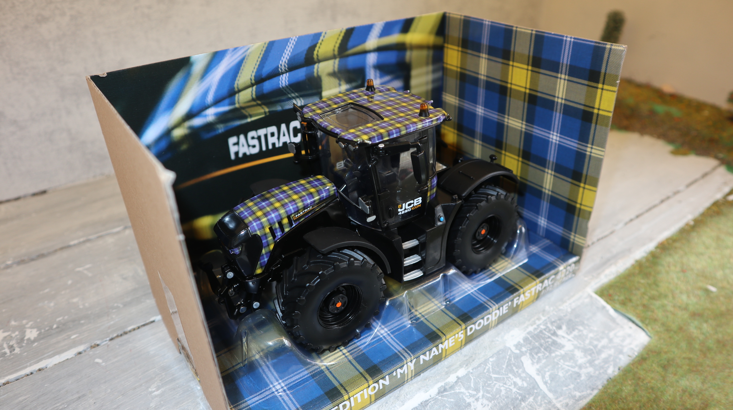 Britains 43421 in 1:32,  Sondermodell JCB 4220 "my-name's-Doddie" ,  NEU in OVP