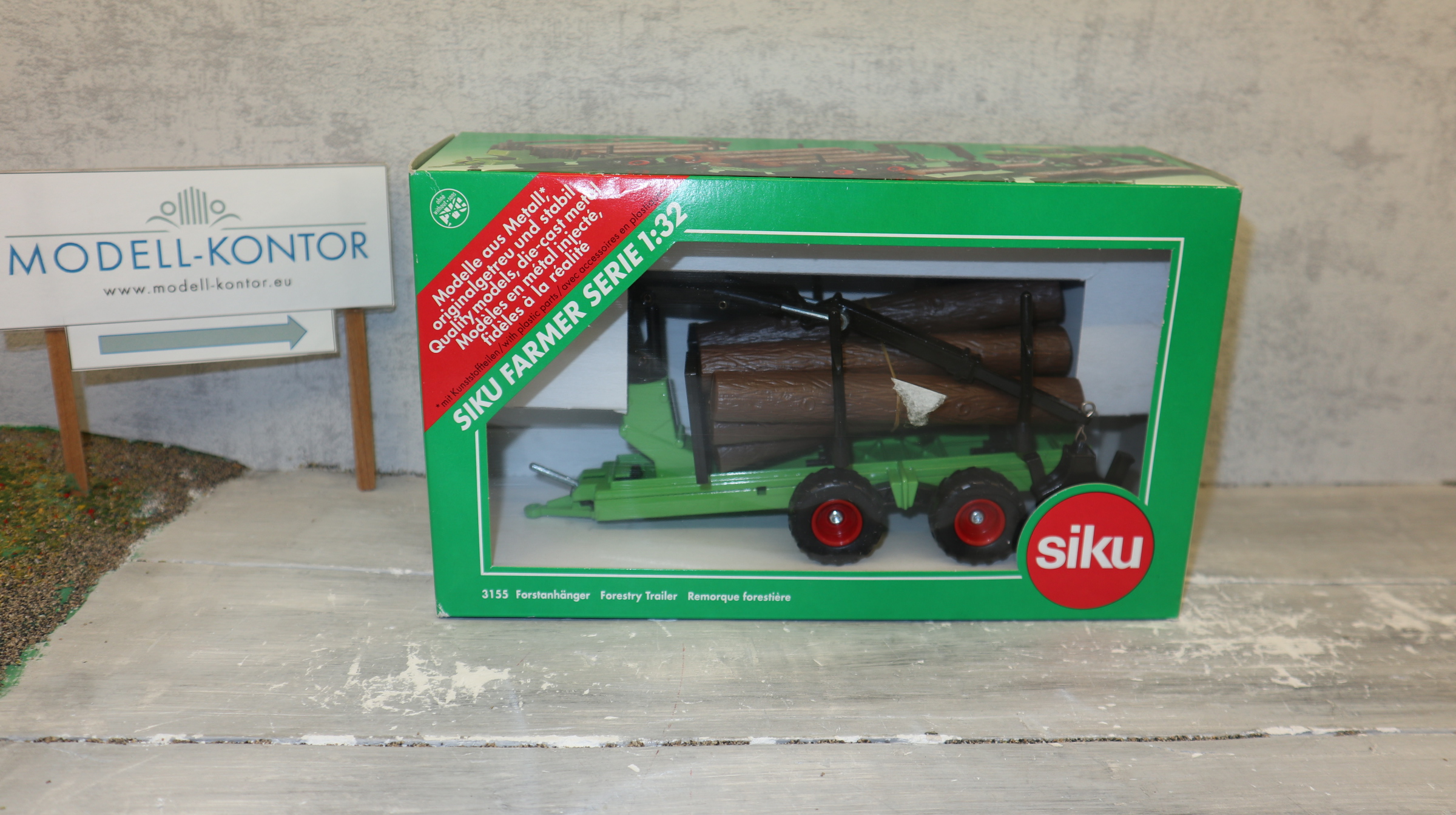 Siku 3155 in 1:32,  Forstanhänger in hellgrün von 1990 -1995, NEU in OVP