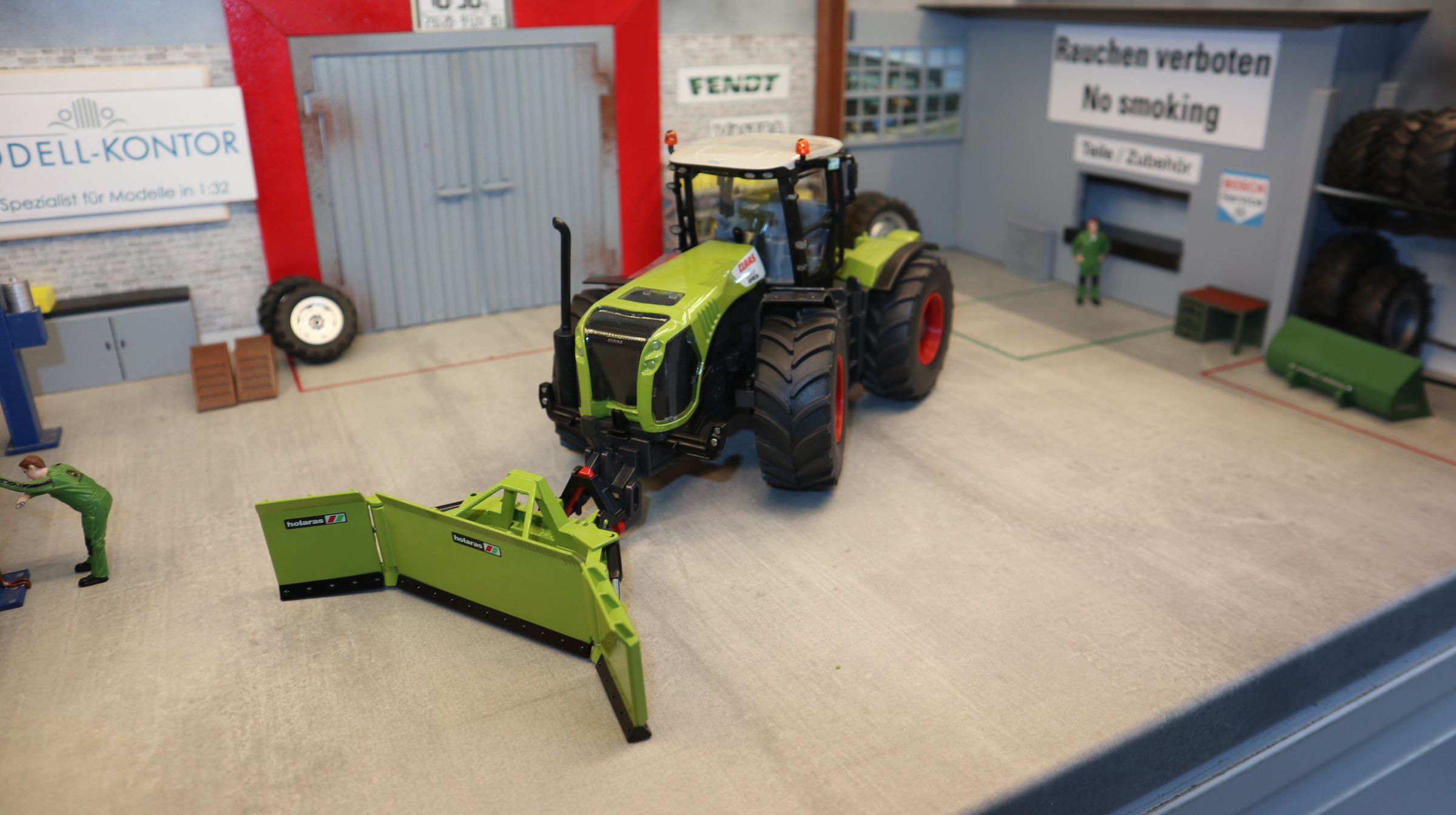 Siku 3271 + 2467 in 1:32, Claas Xerion mit Maisschiebeschild als Set, NEU in OVP