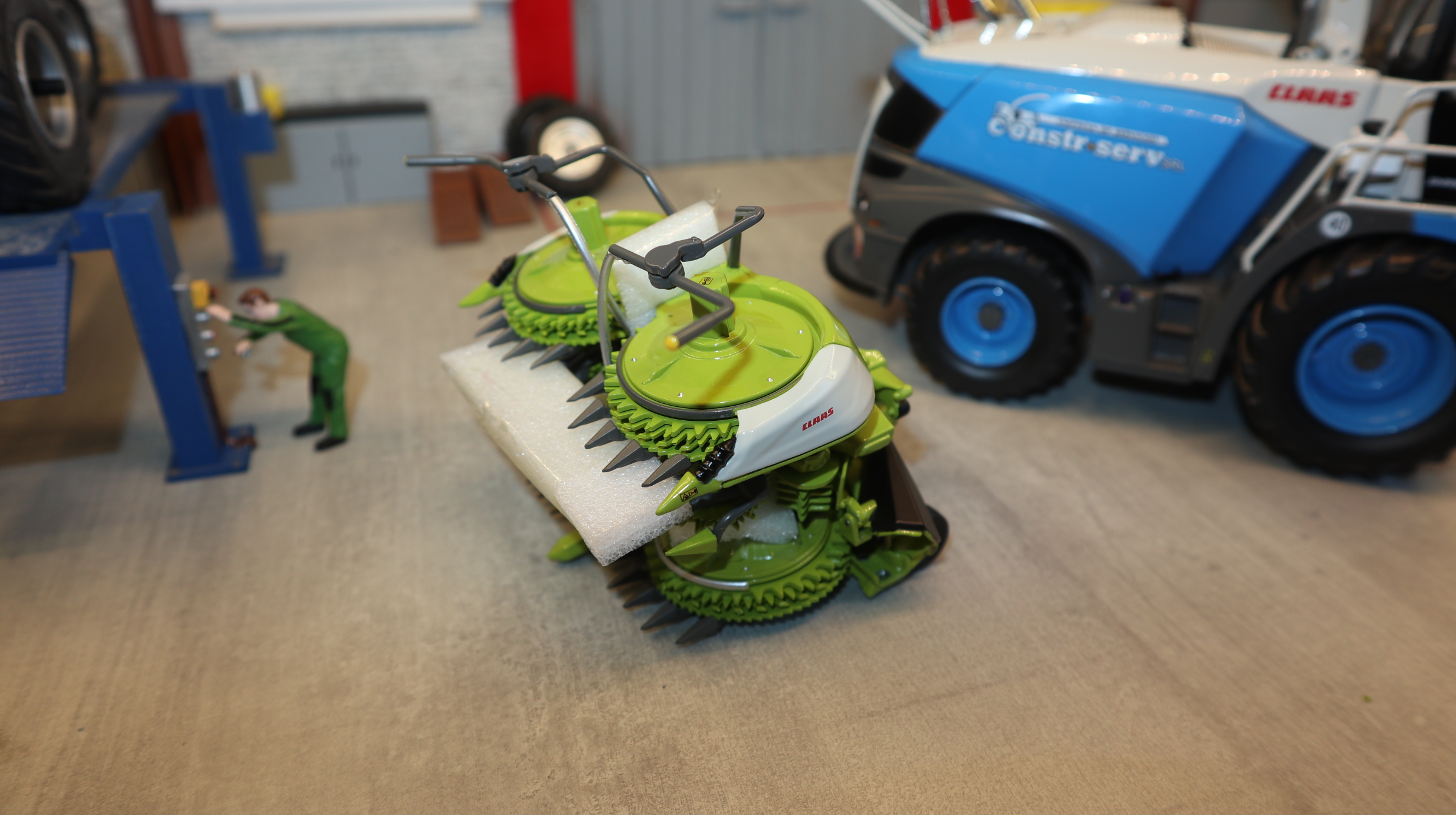 MarGe 2207 in 1:32, Claas Jaguar 990 Sondermodell Constr.-Serv SRL in blau, NEU in OVP