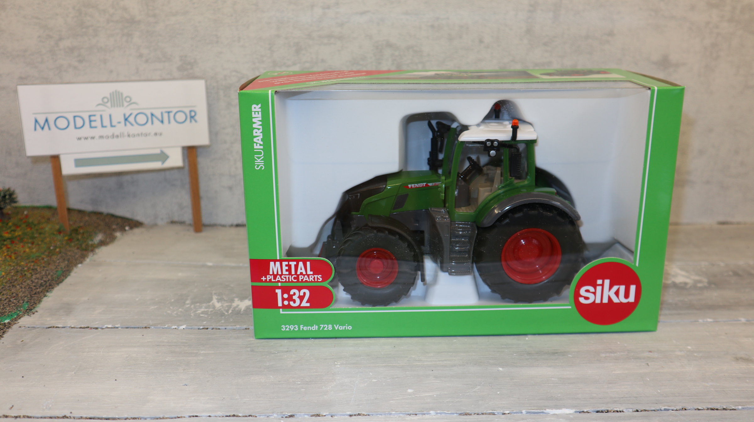 Tractor Fendt 728 Vario A Escala 1:32 De SIKU – Cabina Desmontable Y Dirección Ackerman – Juguete