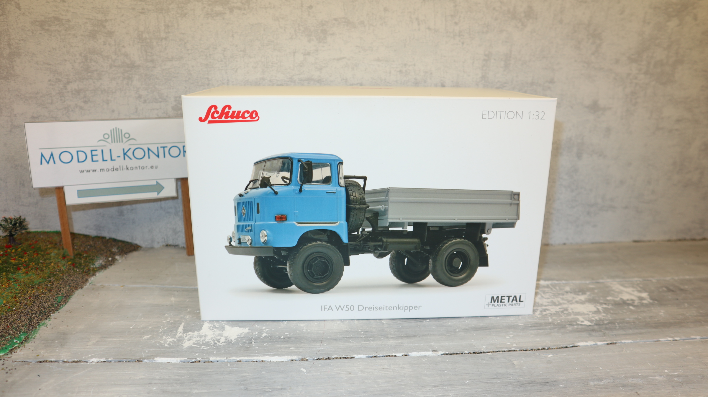 Schuco 7863 in 1:32, IFA W50 als Dreiseitenkipper, NEU in OVP