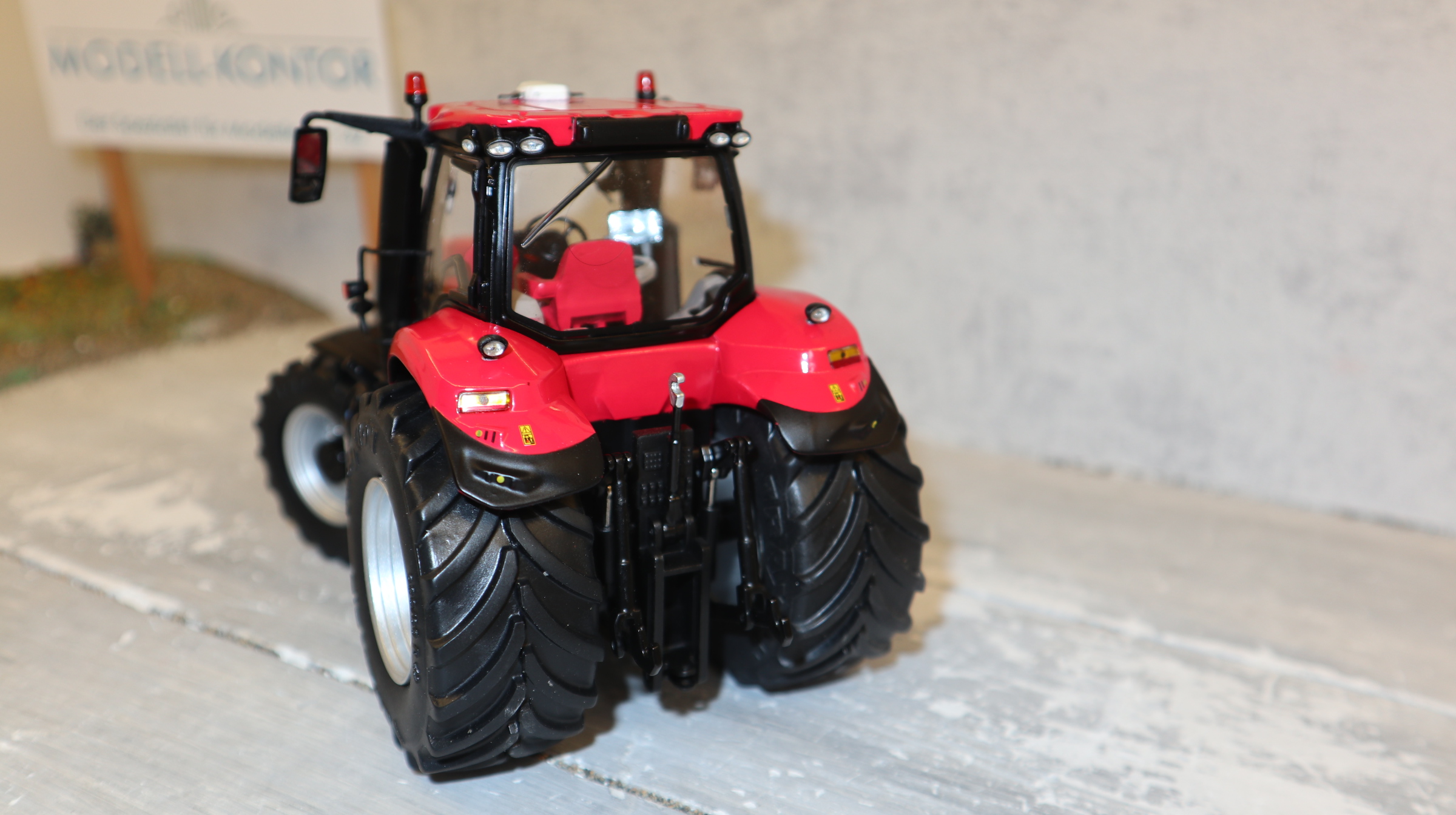 MarGe 2024 in 1:32, Case IH Magnum 400 RED, NEU in OVP