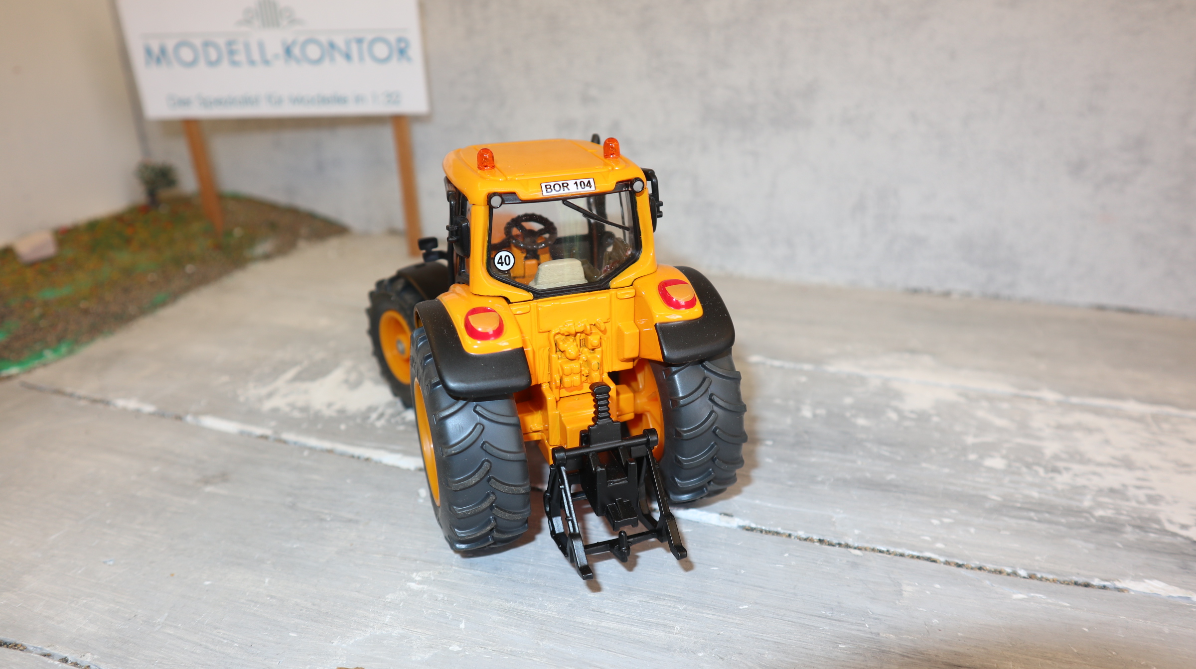 Siku 3252 in 1:32, John Deere 6920S melonengelb, Höing, NEU in OVP