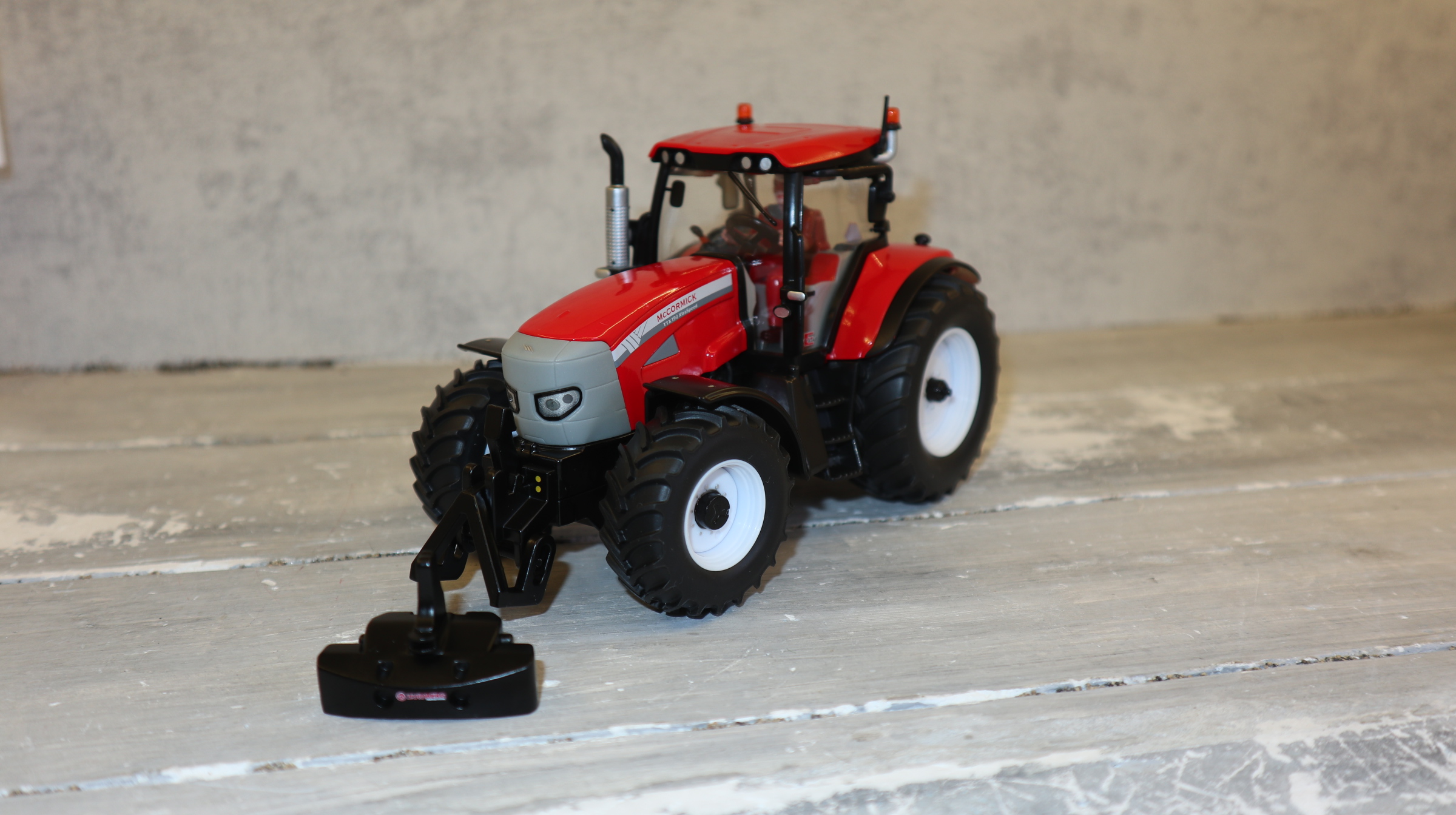 Siku 3269 in 1:32, McCormick TTX 190 LCN 2009 Sondermodell, NEU in OVP
