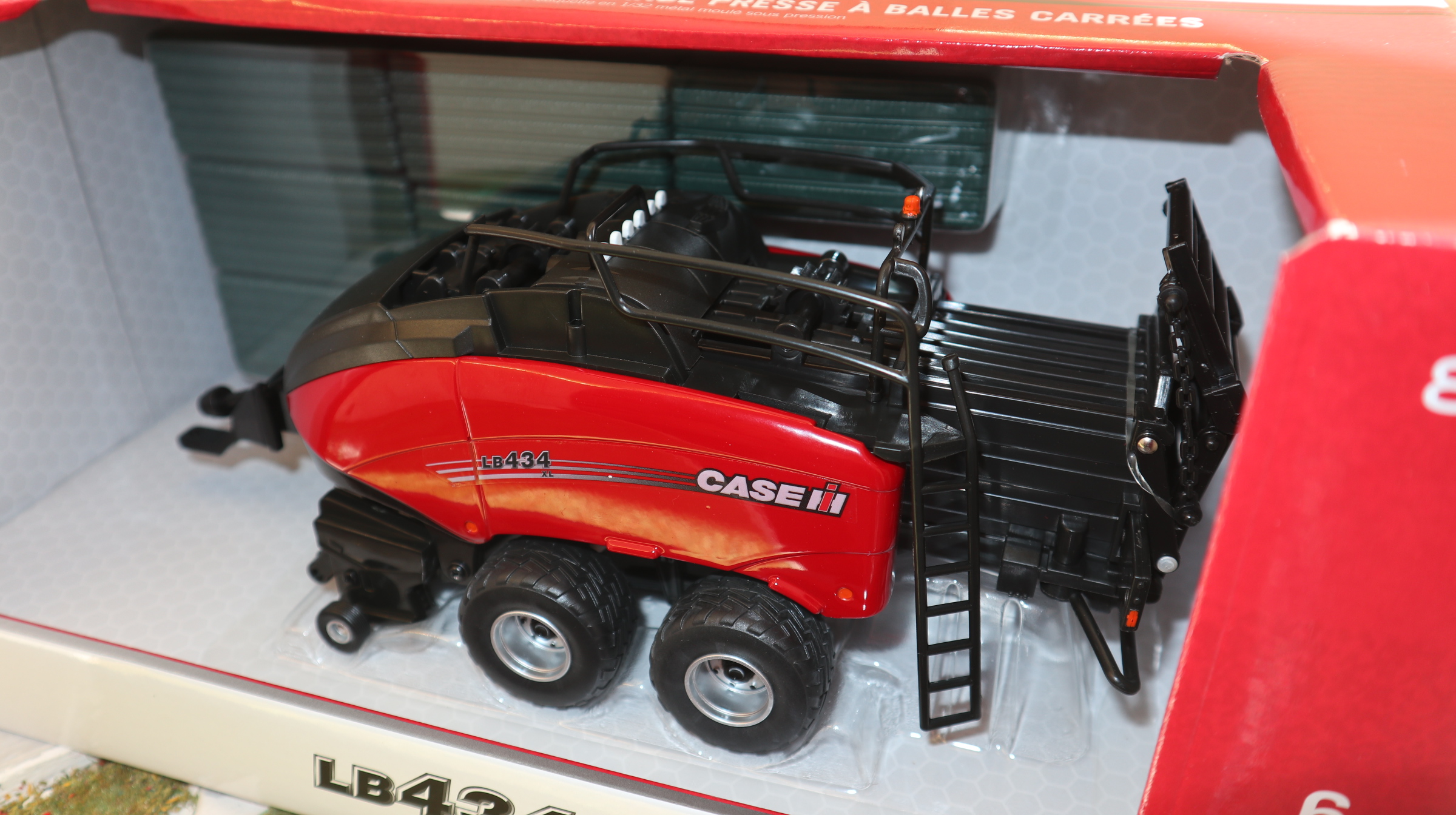 Britains ERTL 44288 in 1:32,  CASE LB 434 XL USA-Modell Großballenpresse, NEU in OVP