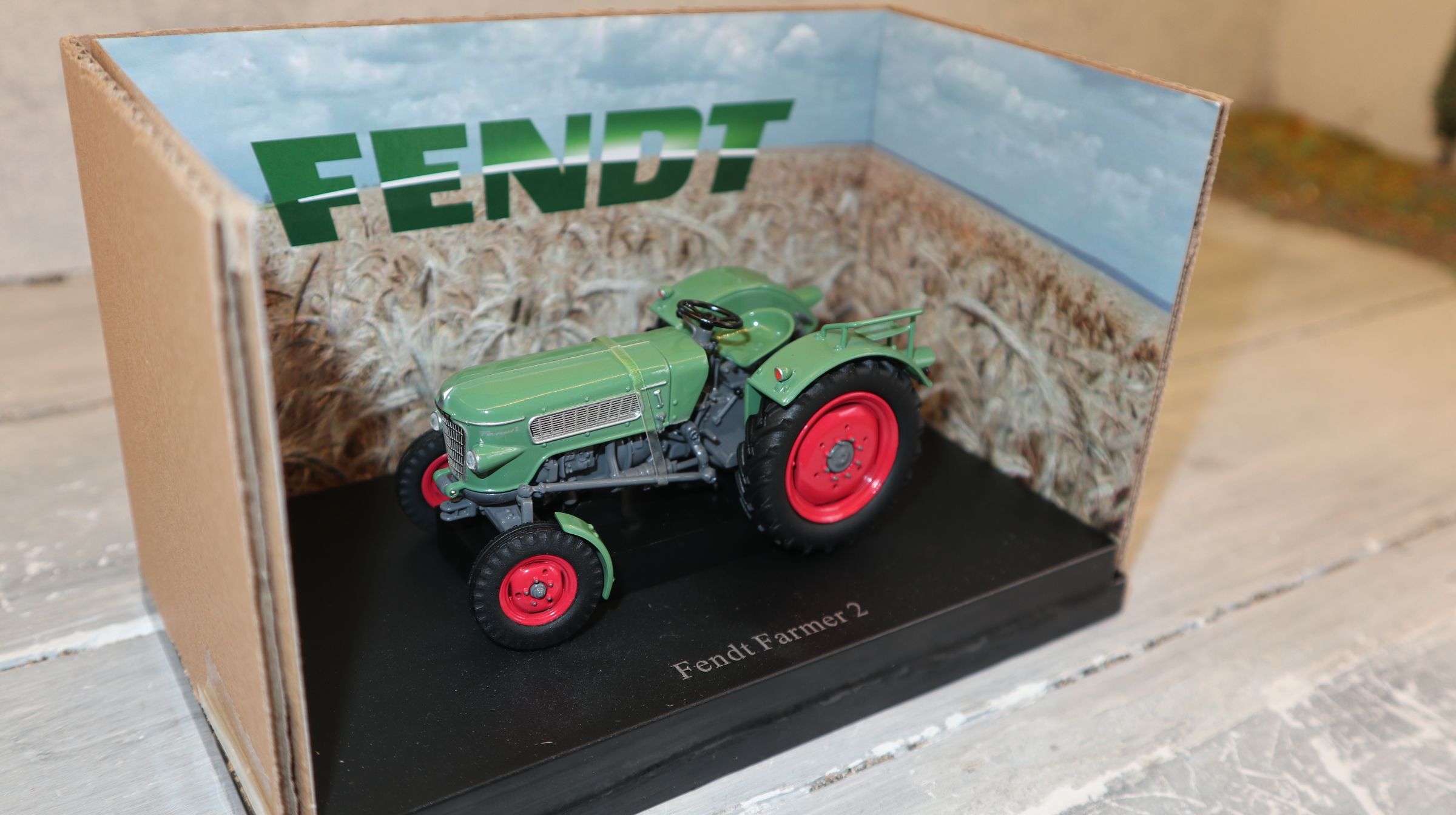 Universal Hobbies UH 4049 in 1:32, Fendt Farmer 2, NEU in OVP