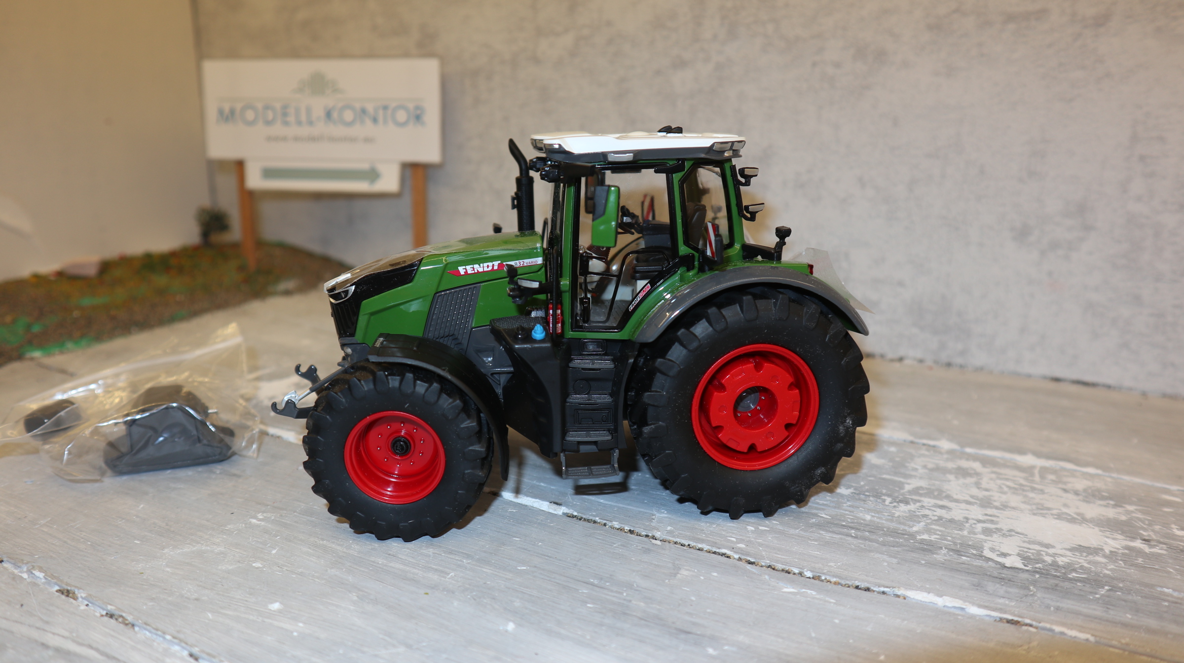 WIKING 077873 in 1:32. Fendt 832 Vario, NEU in OVP