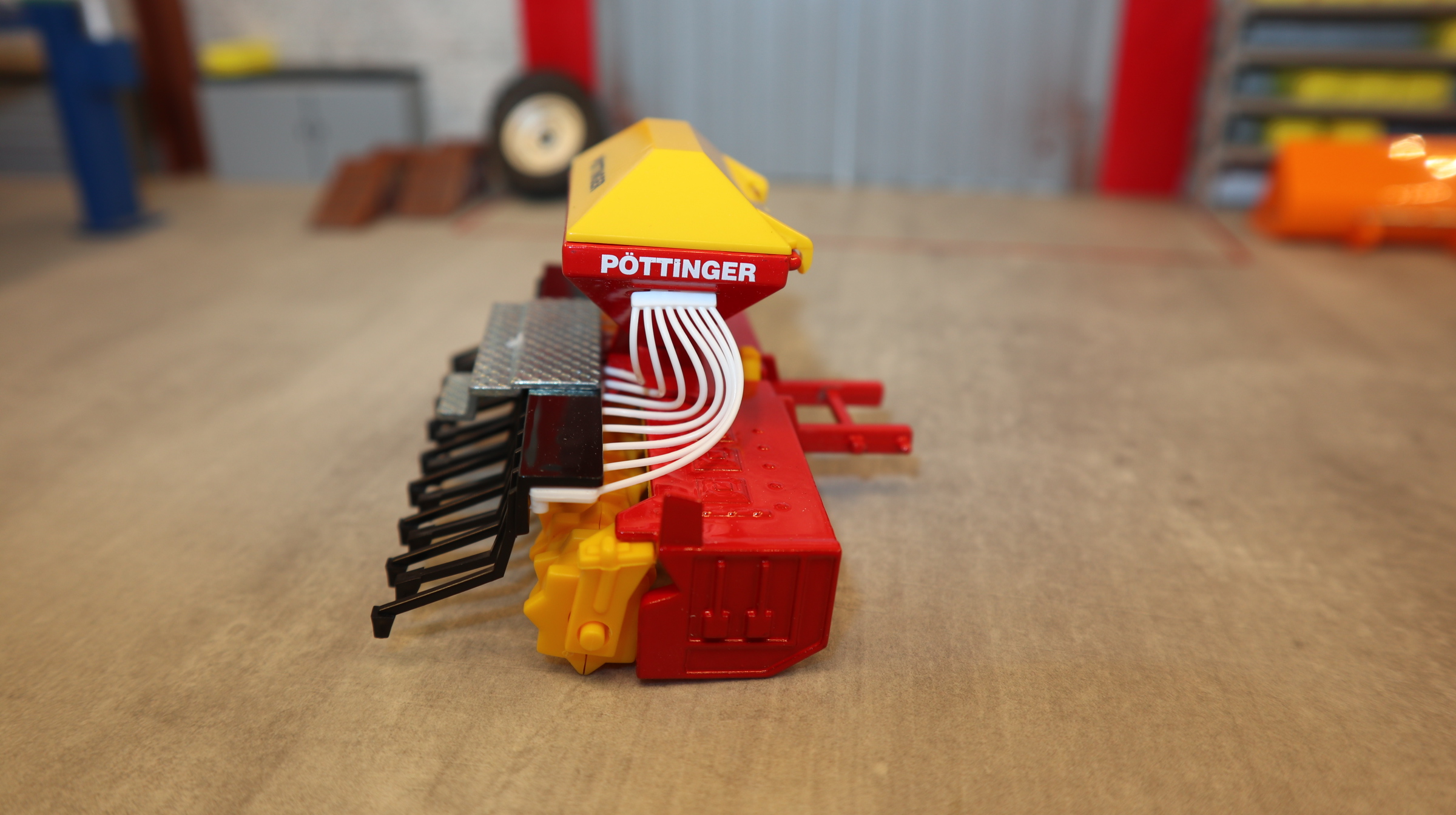 Siku 2261 in 1:32, Saatdrillmaschine PÖTTINGER Sondermodell, NEU in OVP