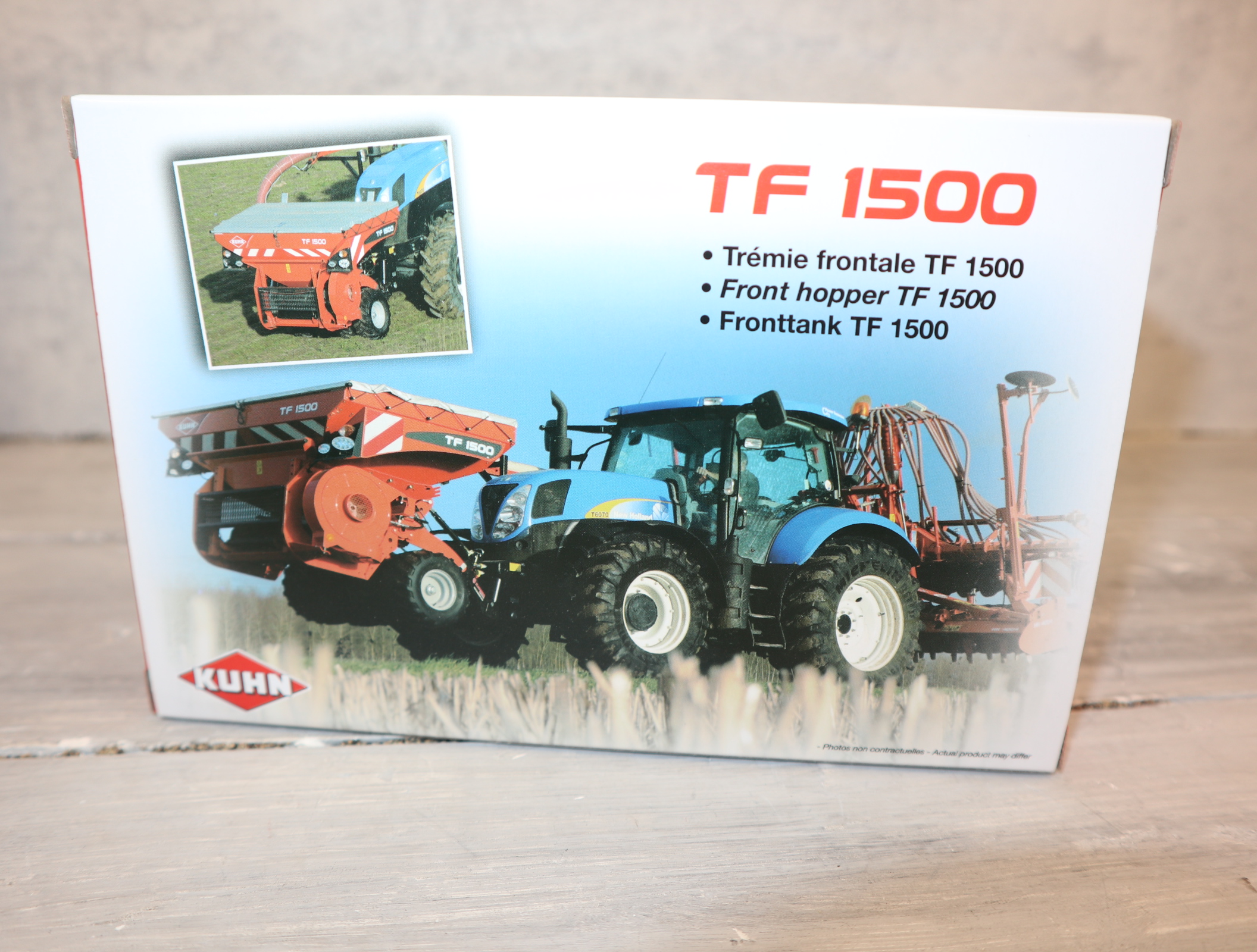 Replicagri 096 in 1:32,  Fronttank KUHN  TF 1500 komplett mit Zubehör, NEU in OVP