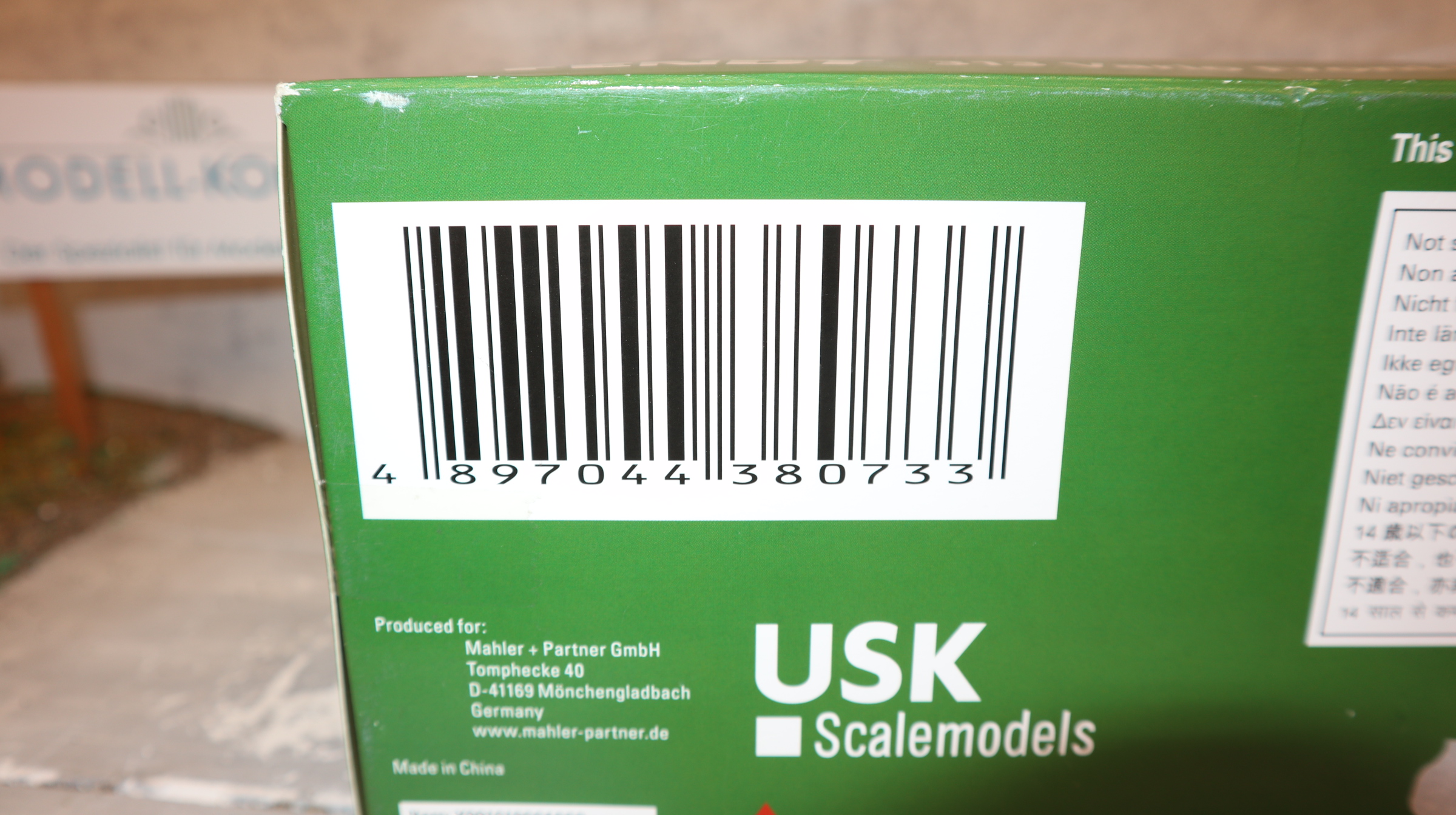 Universal hobbies UH 10641 in 1:32, Fendt 313 mit Frontlader, NEU in OVP