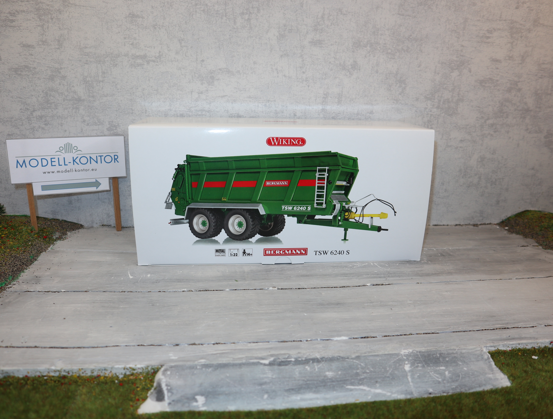 Wiking 077835 in 1.32 BERGMANN TSW6240S Großstreuer in OVP