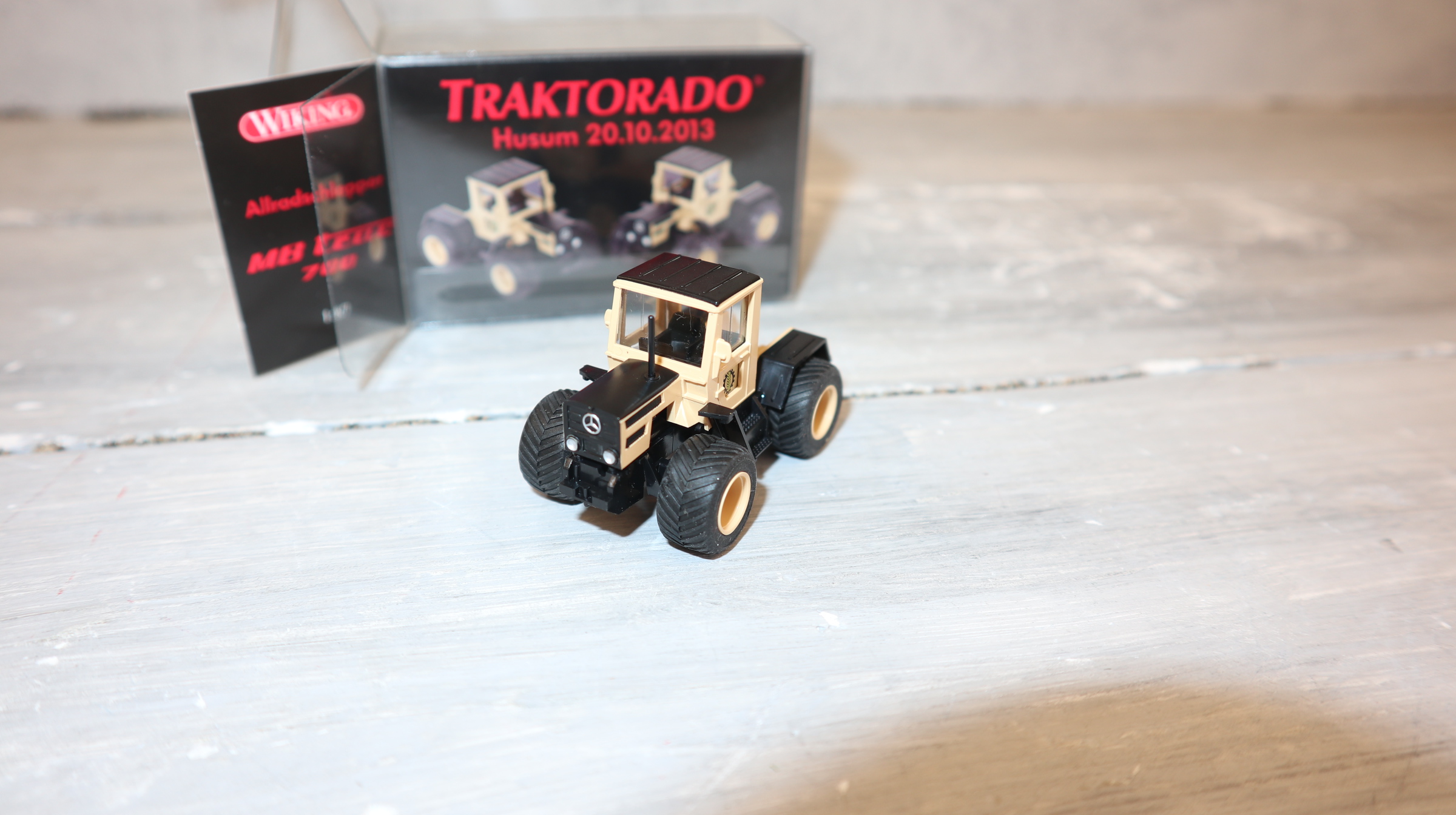 Wiking  ähnlich 038597 1:87,  MB Trac beige Sondermodell TRAKTORADO 2013, NEU in OVP