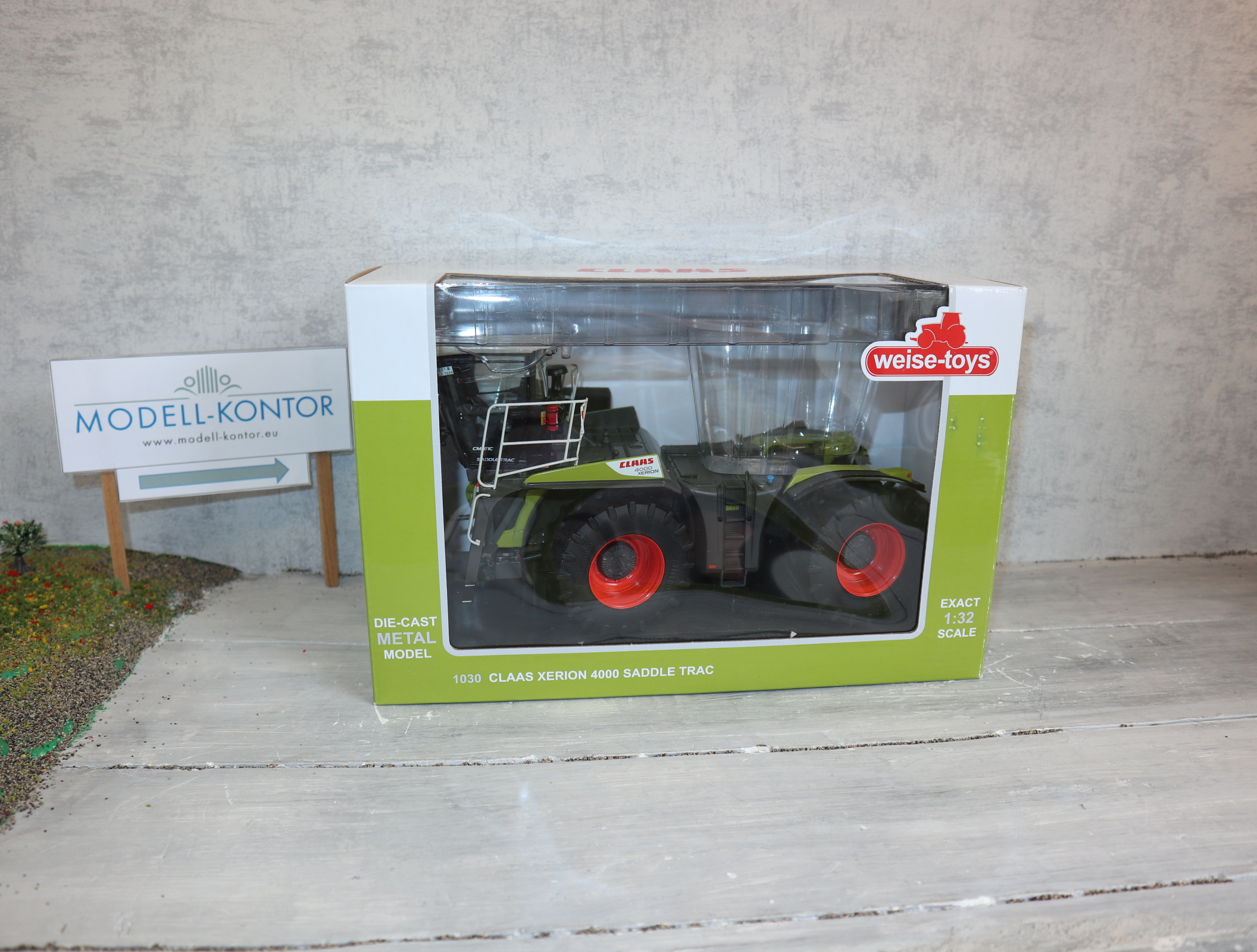 1:32 Weise-Toys Claas Xerion 4000 Saddle Trac in OVP 