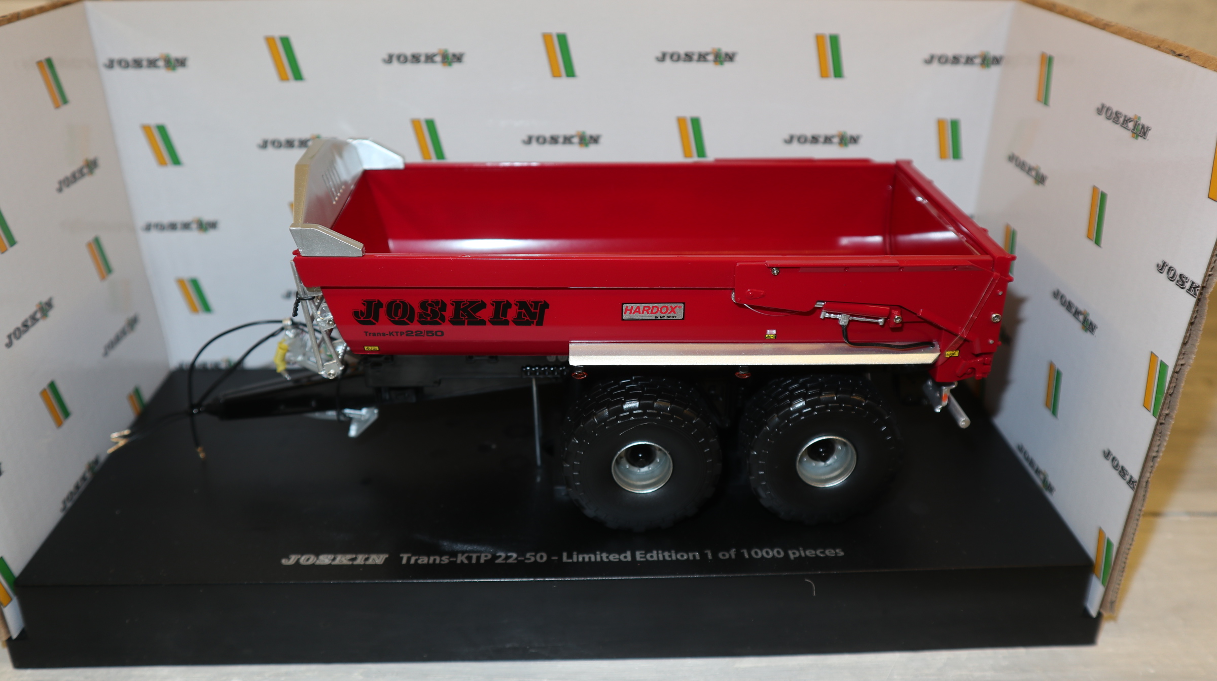 Universal Hobbies UH 6804 in 1:32, Joskin Trans-KTP 22-50 RED Edition,  NEU in OVP