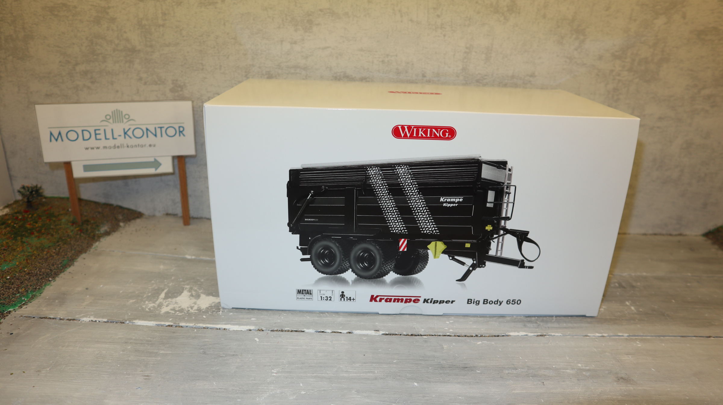 Wiking 077874 in 1:32, Krampe Big Body 650 Black-Edition 2025 NEU in OVP
