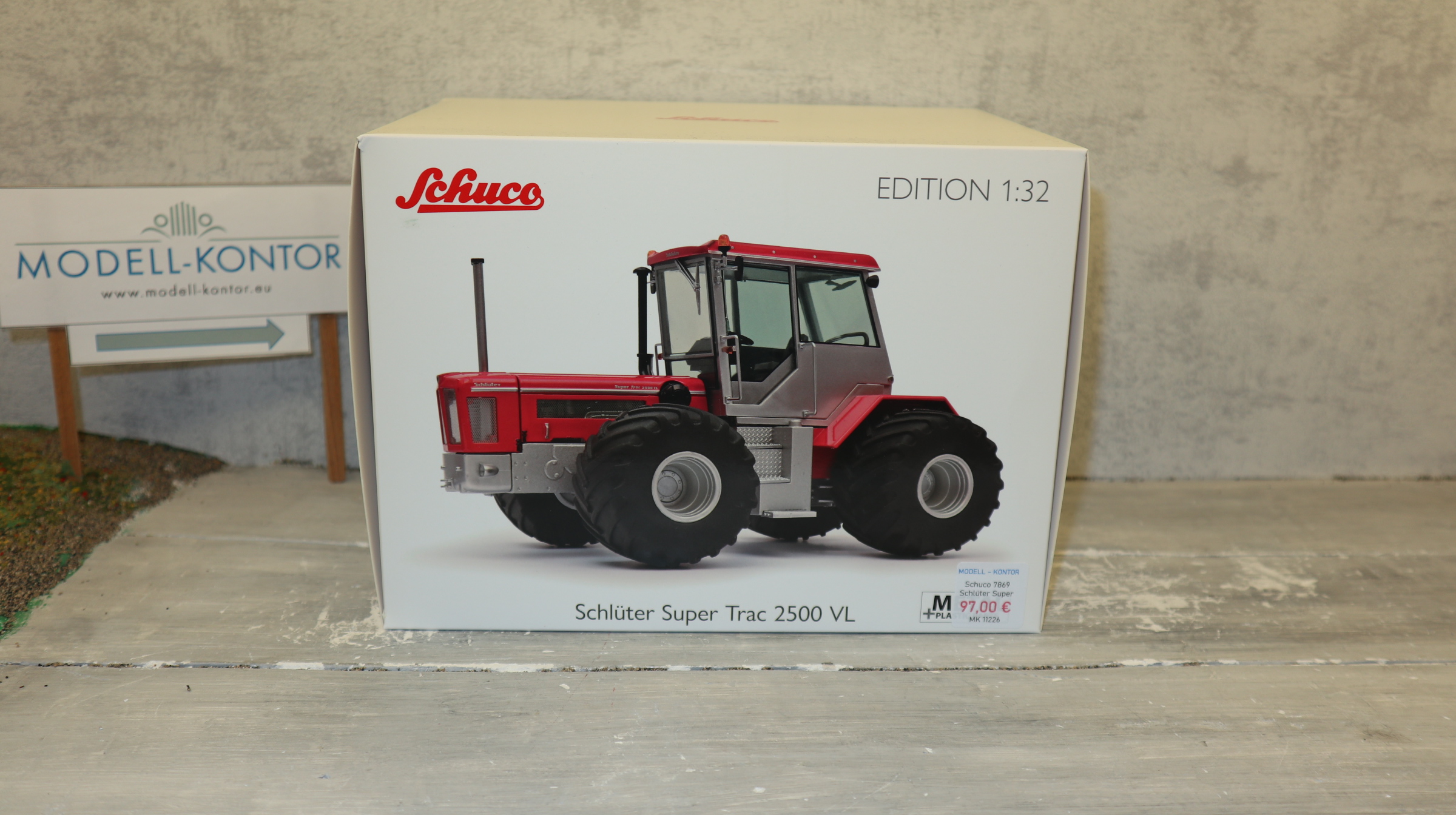 Schuco 7869 in 1:32, Schlüter Super Trac 2500 VL mit Terra-Reifen, NEU in OVP