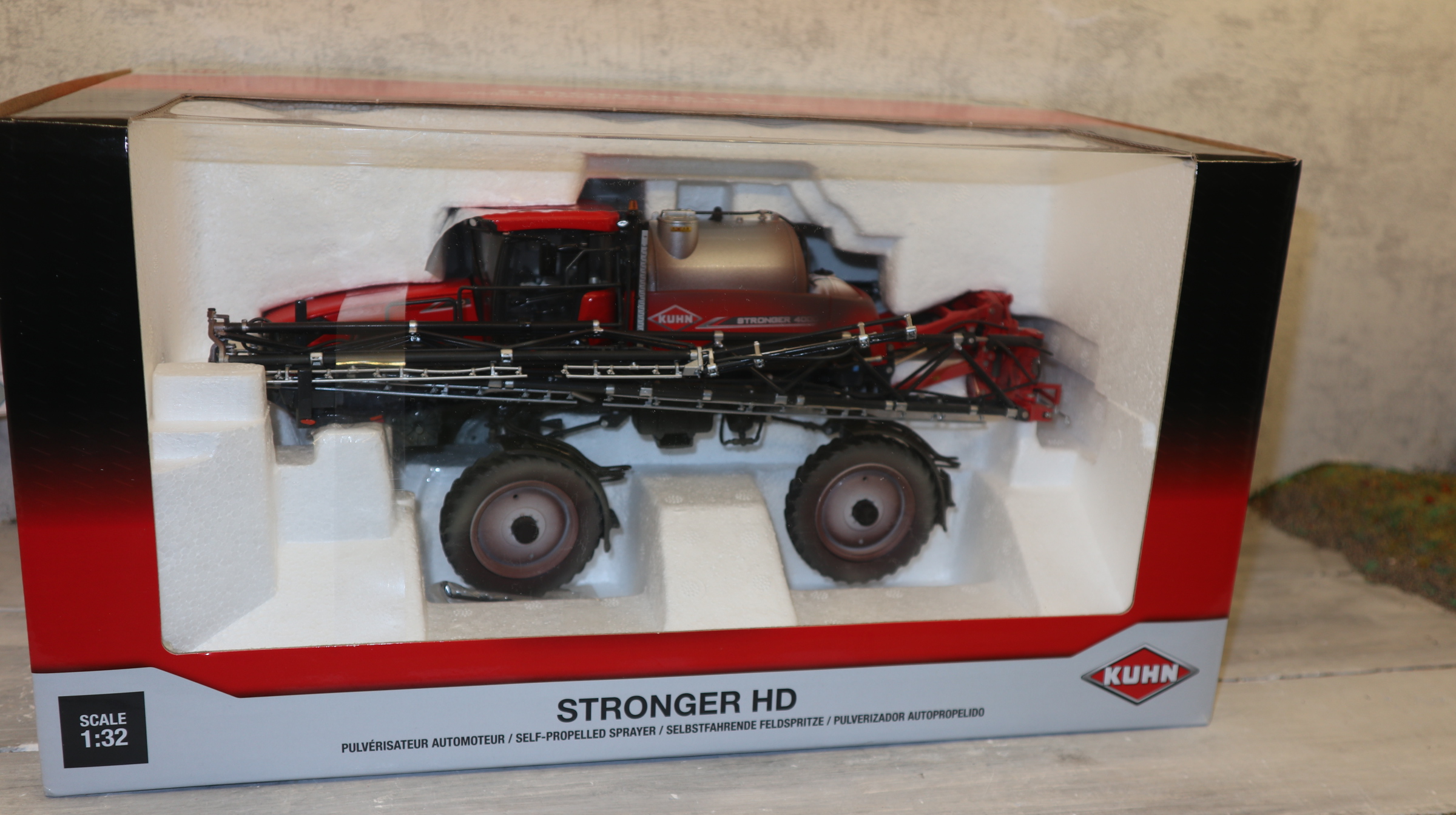 ROS 602434 in 1:32, Kuhn Stronger ST 4000HD Muddy-Version, NEU in OVP