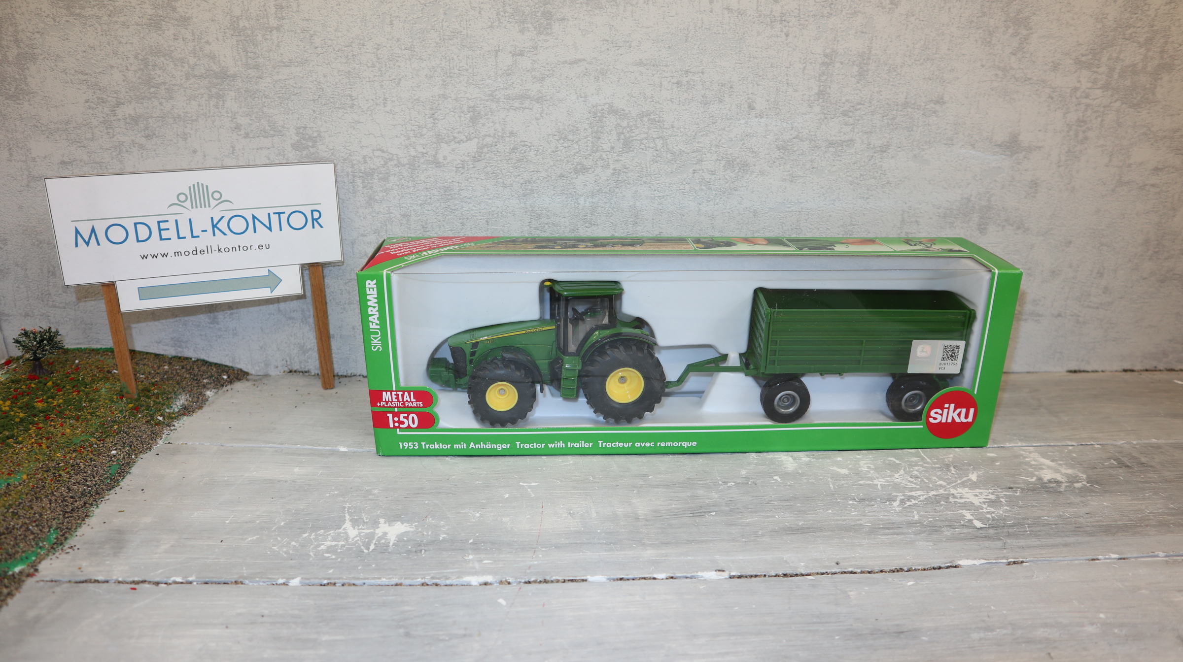 Siku 1953 in 1:50,  John Deere 8430 mit Anhänger, Neu in OVP