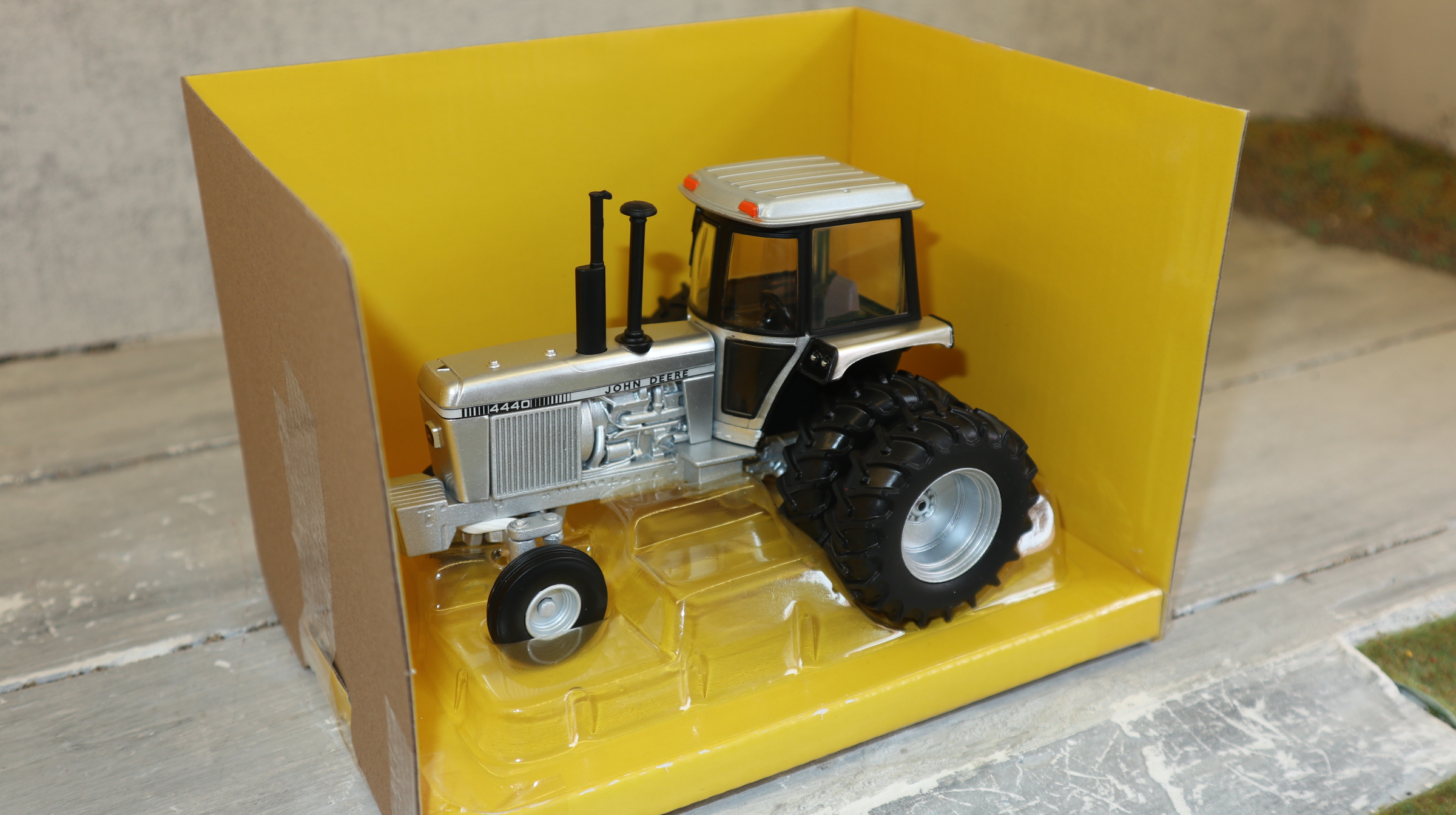 Britains 43380 in 1:32, John Deere 4440 SILBER Duals, Sondermodell 102 Stück, NEU in OVP