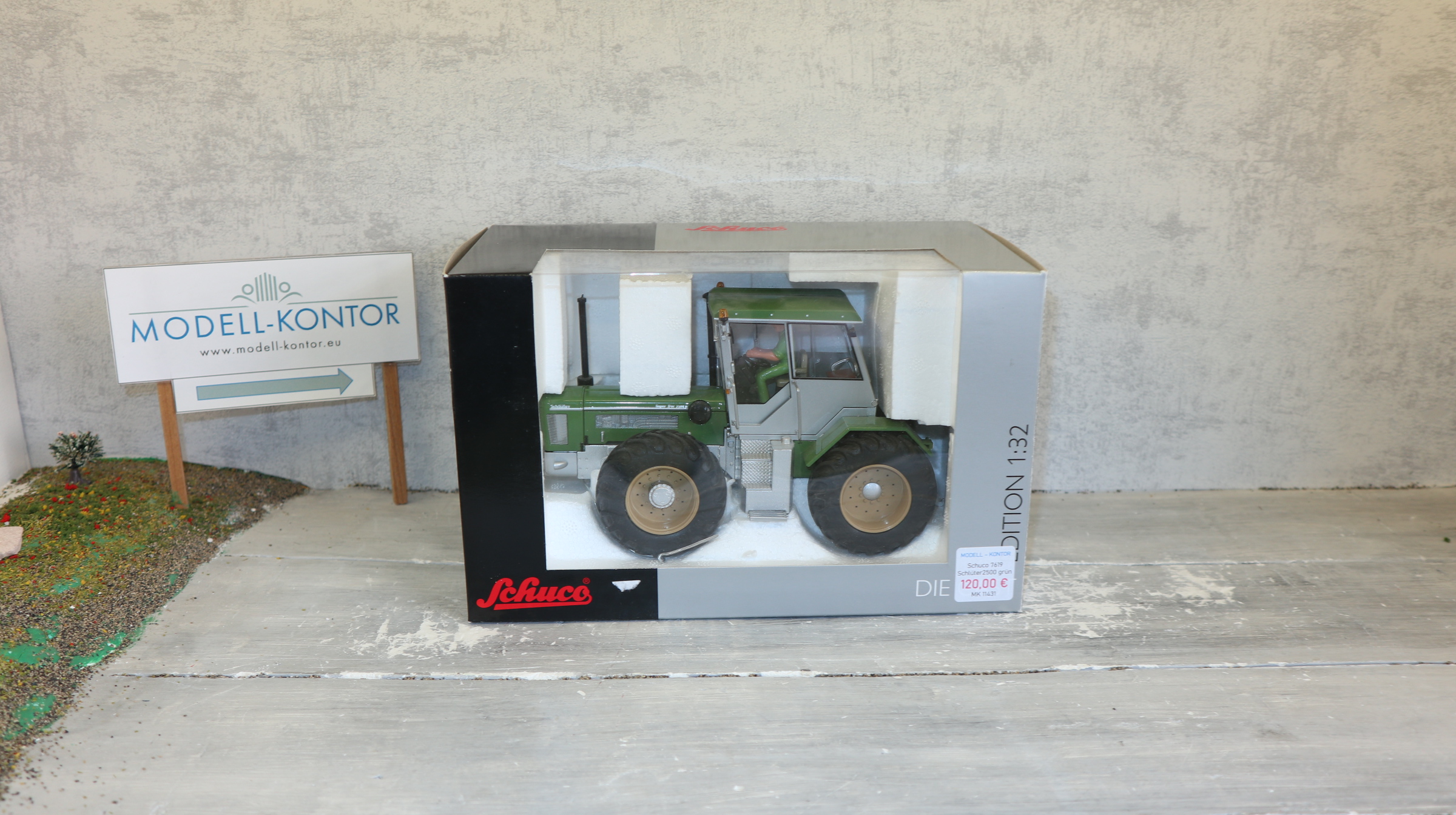 Schuco 7619 in 1:32, Schlüter GRÜN Super Trac 2500 VL, NEU in OVP