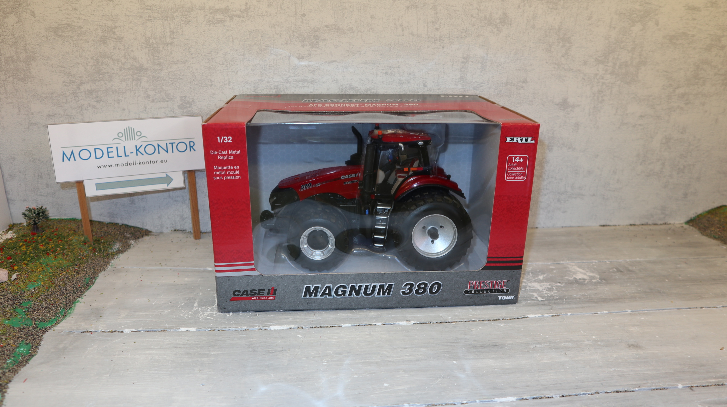 Ertl  Britains 44252 in 1:32,  Case Magnum 380 mit Zwillingsreifen, USA-Modell,  NEU in OVP