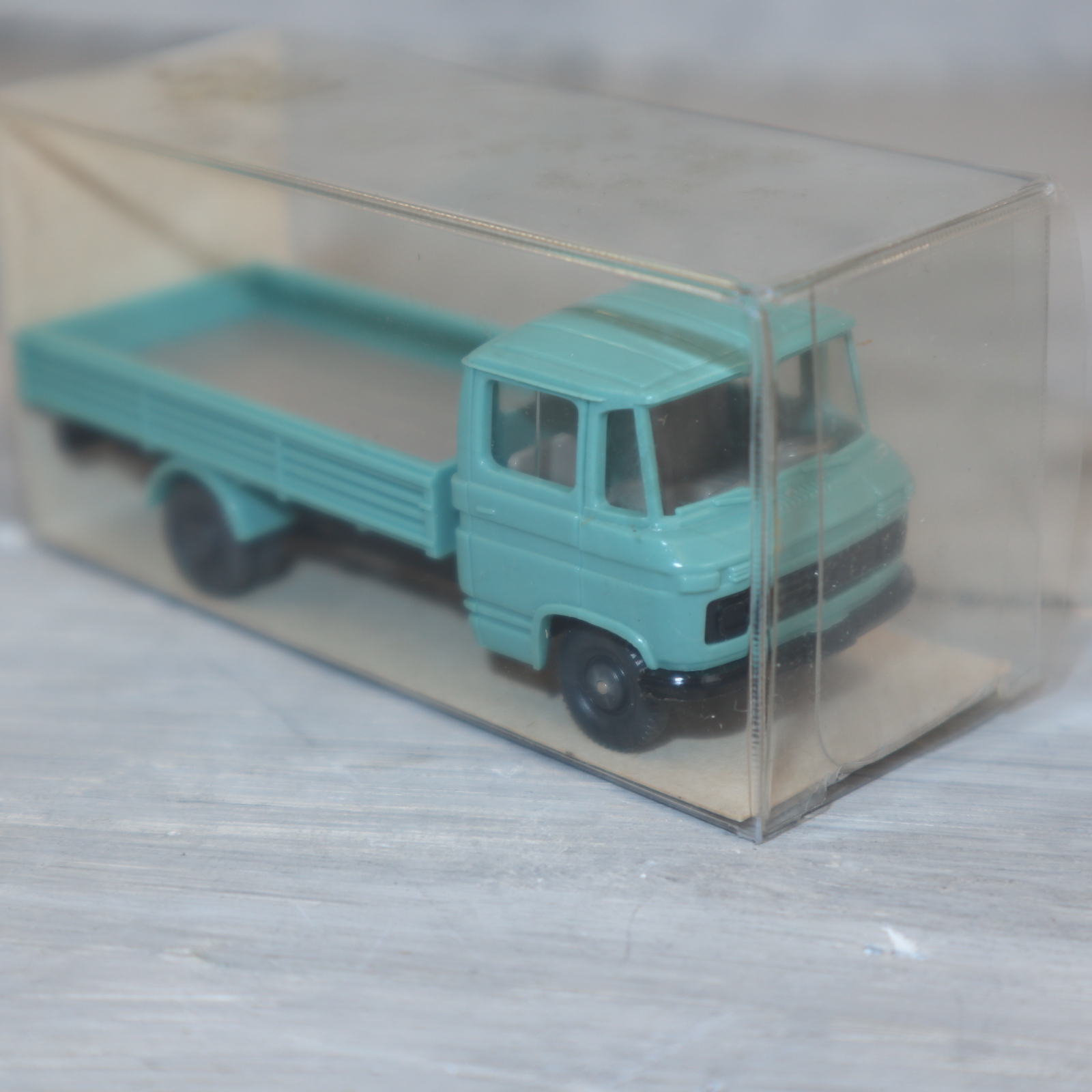 Wiking 812271 in 1:87 Mercedes L 408 Pritschenwagen blaßgrün, NEU in OVP