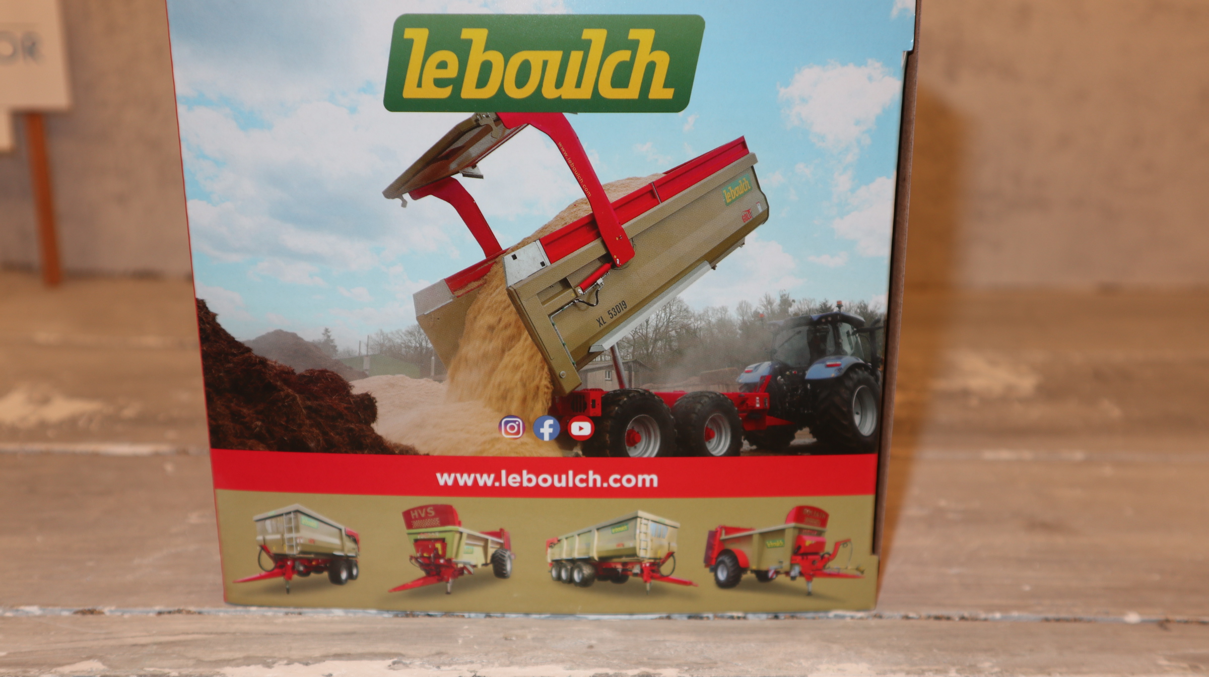 Universal Hobbies UH 6837 in 1:32, Leboulch Gold2 XL 53D19  NEU in OVP
