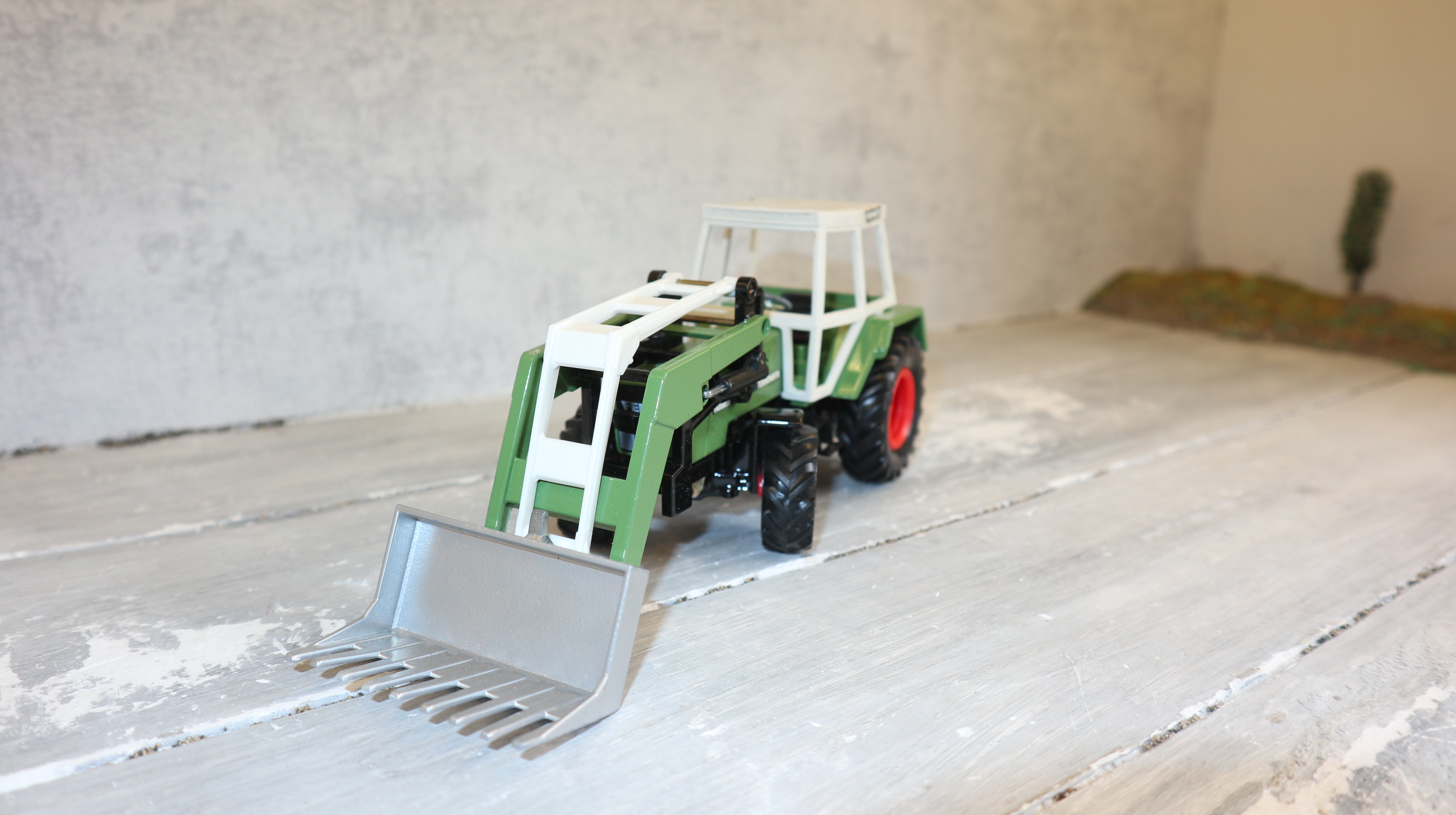 Siku 3450 in 1:32,  Fendt 308 LS mit Frontlader, NEU in OVP