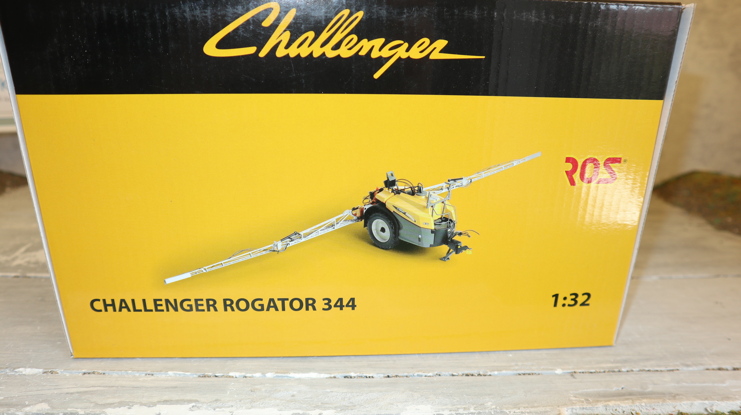 ROS 301863 in 1:32 Challenger Rogartor RG 300, NEU in OVP