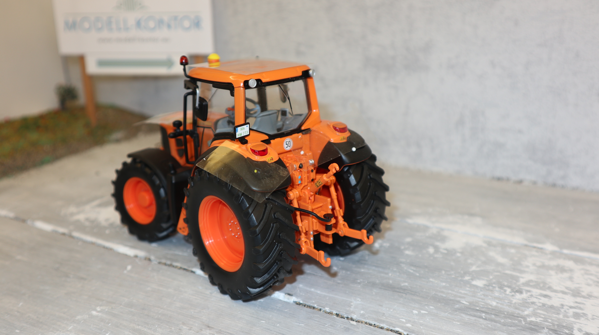 WIKING 077304 in 1:32, John Deere 6930 Kommunal , NEU in OVP