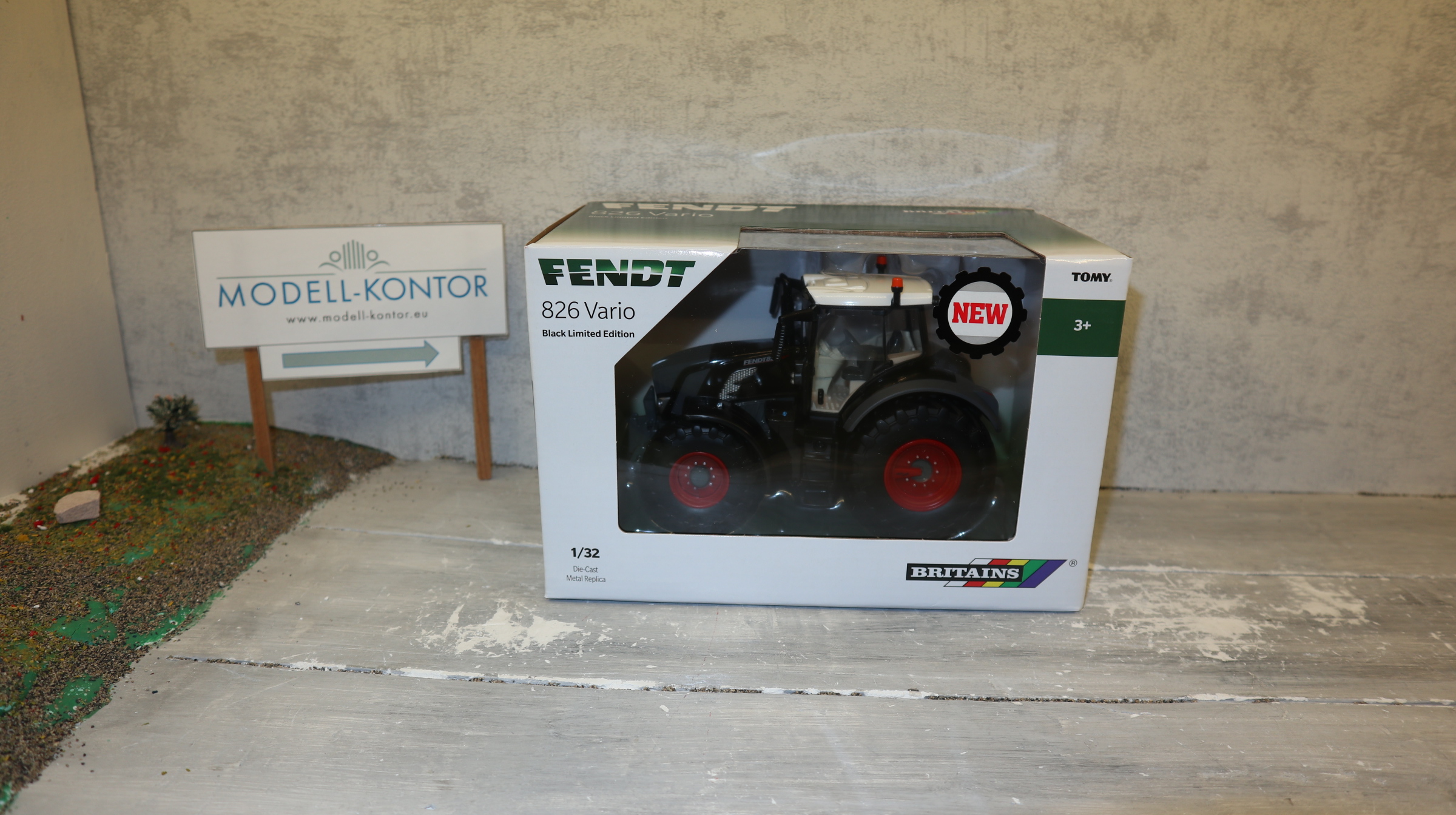 Britains 43432 in 1:32,  Fendt 826 Black Edition 2025, NEU in OVP