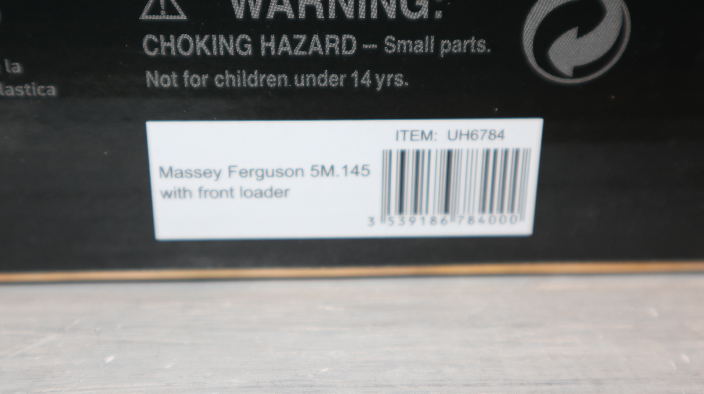 Universal Hobbies UH 6784 in 1:32,  Massey Ferguson 5M.145 mit Frontlader,  NEU in OVP