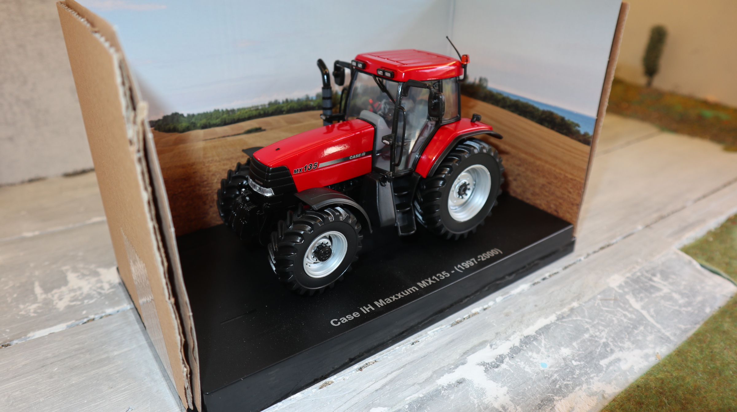 Universal Hobbies UH 6779 in 1:32, CASE Maxxum MX 135, NEU in OVP