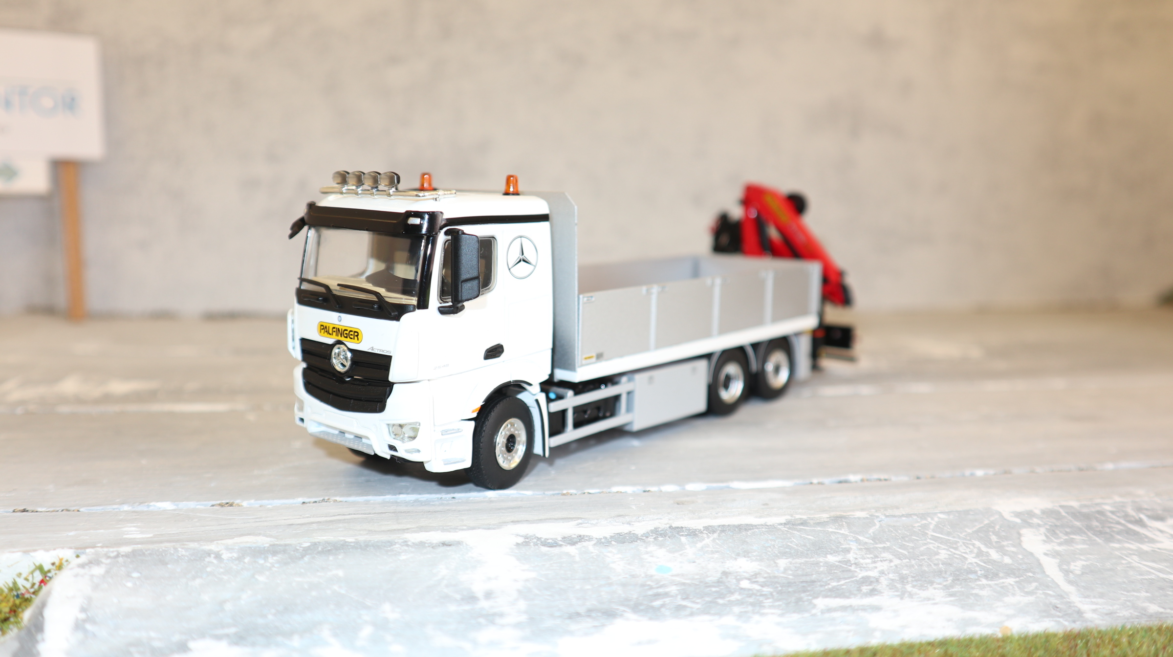 WSI 02-3665 in 1:50, MB Actros MP5 Baustoff mit Palinger PK 19.001, UFS defekt, NEU in OVP