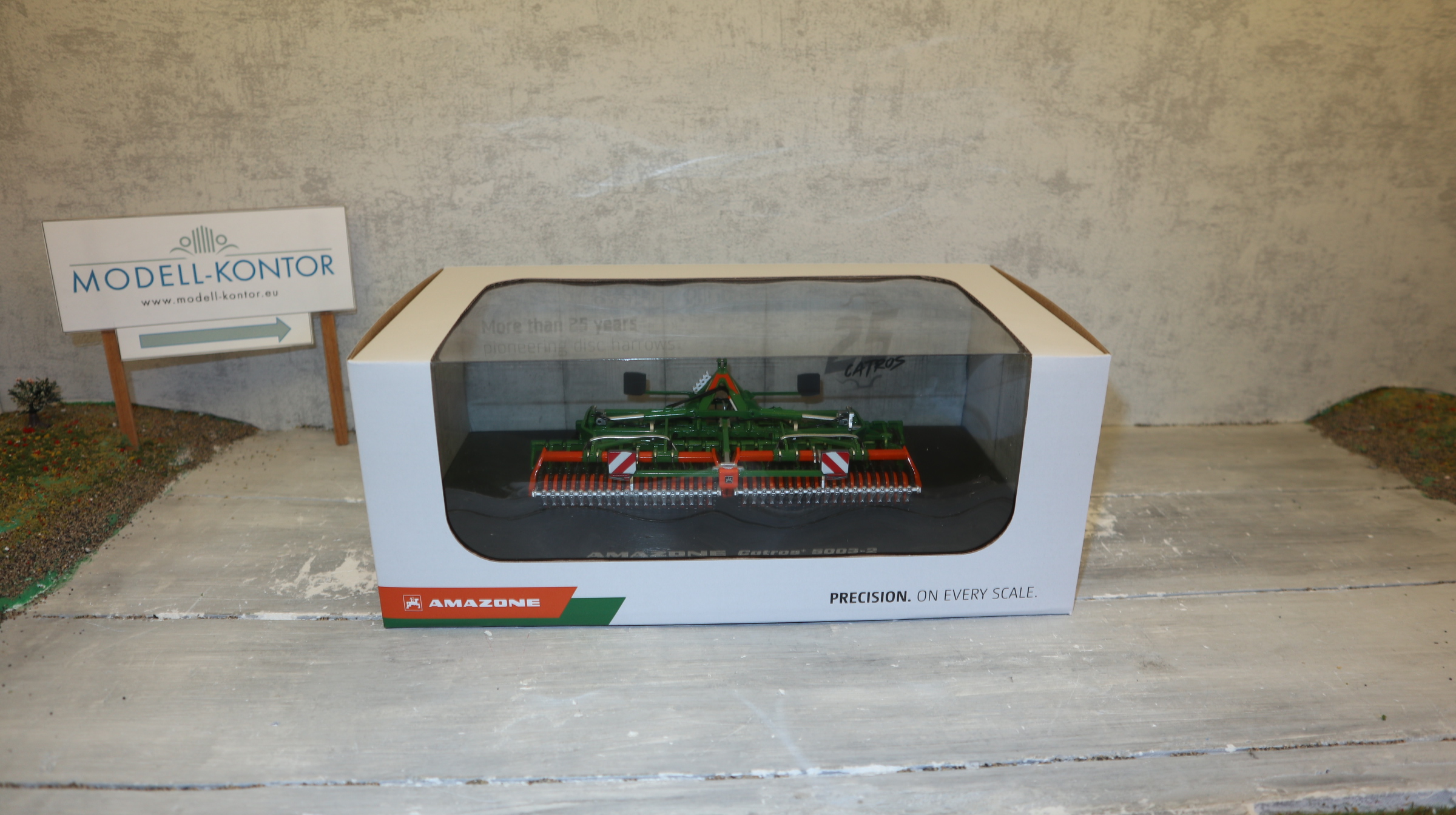 Universal Hobbies UH 6842 in 1:32,  AMAZONE Catros 5003-2,  NEU in OVP