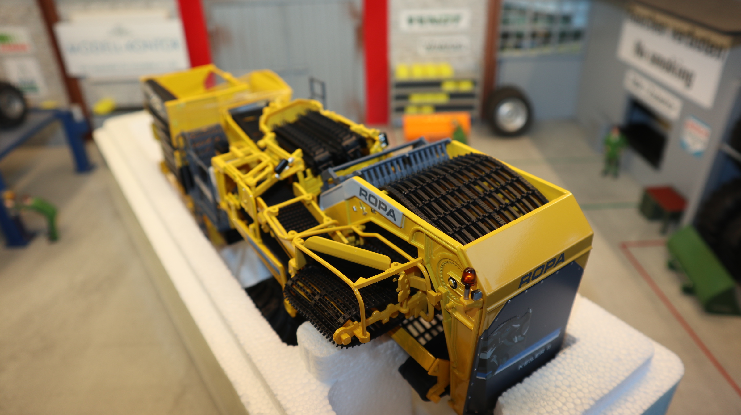 ROS 602595 in 1:32, ROPA Keiler II Kartoffelroder, NEU in OVP