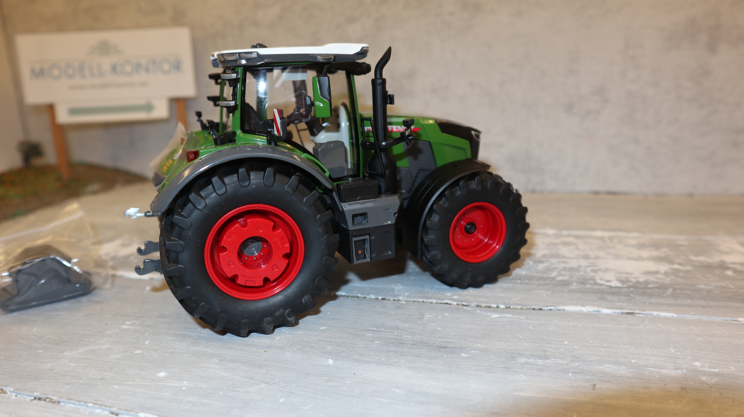 WIKING 077873 in 1:32. Fendt 832 Vario, NEU in OVP
