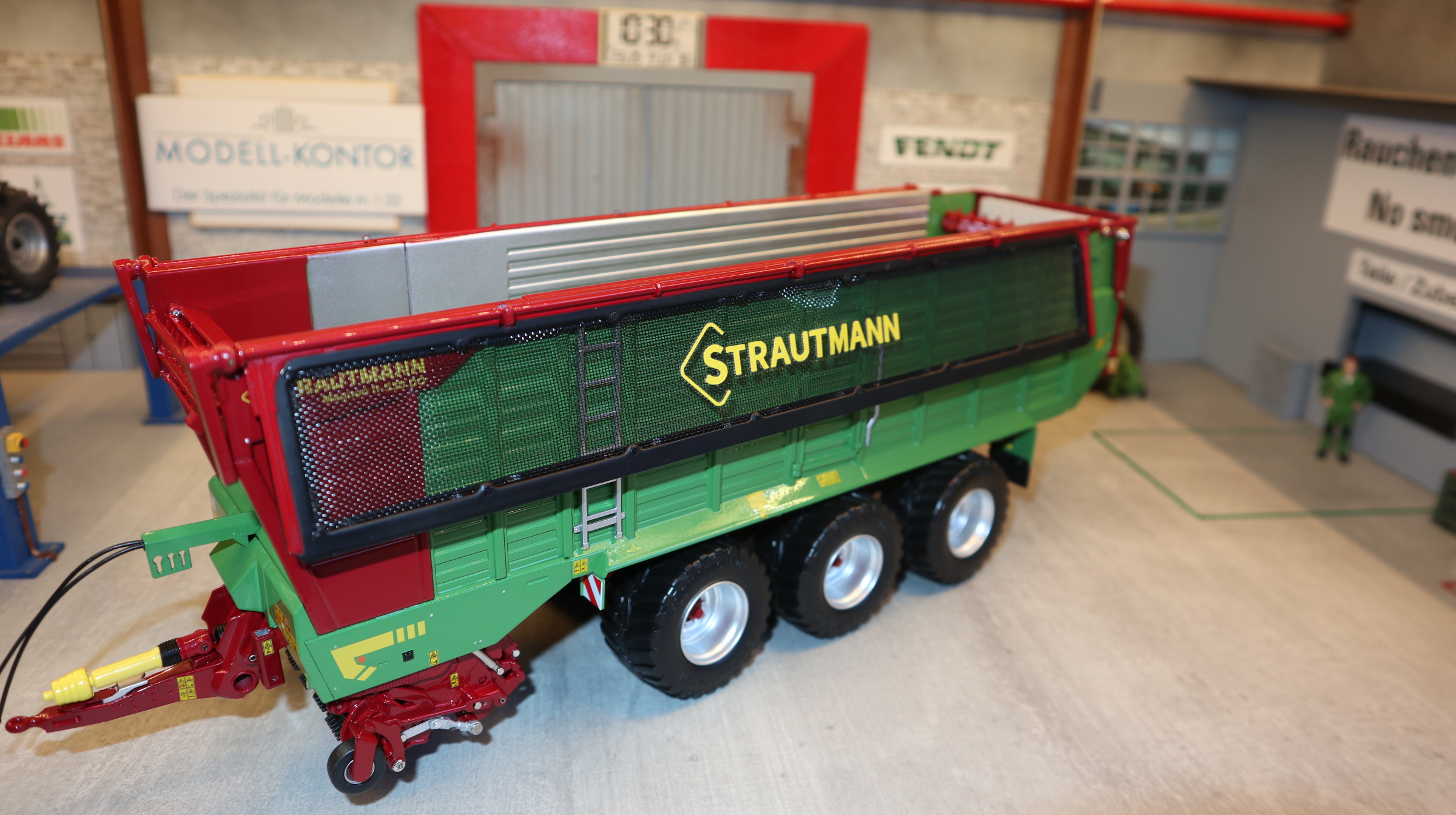 MarGe 2602 in 1:32, Strautmann Magnon 11-530 Silagewagen, NEU in OVP