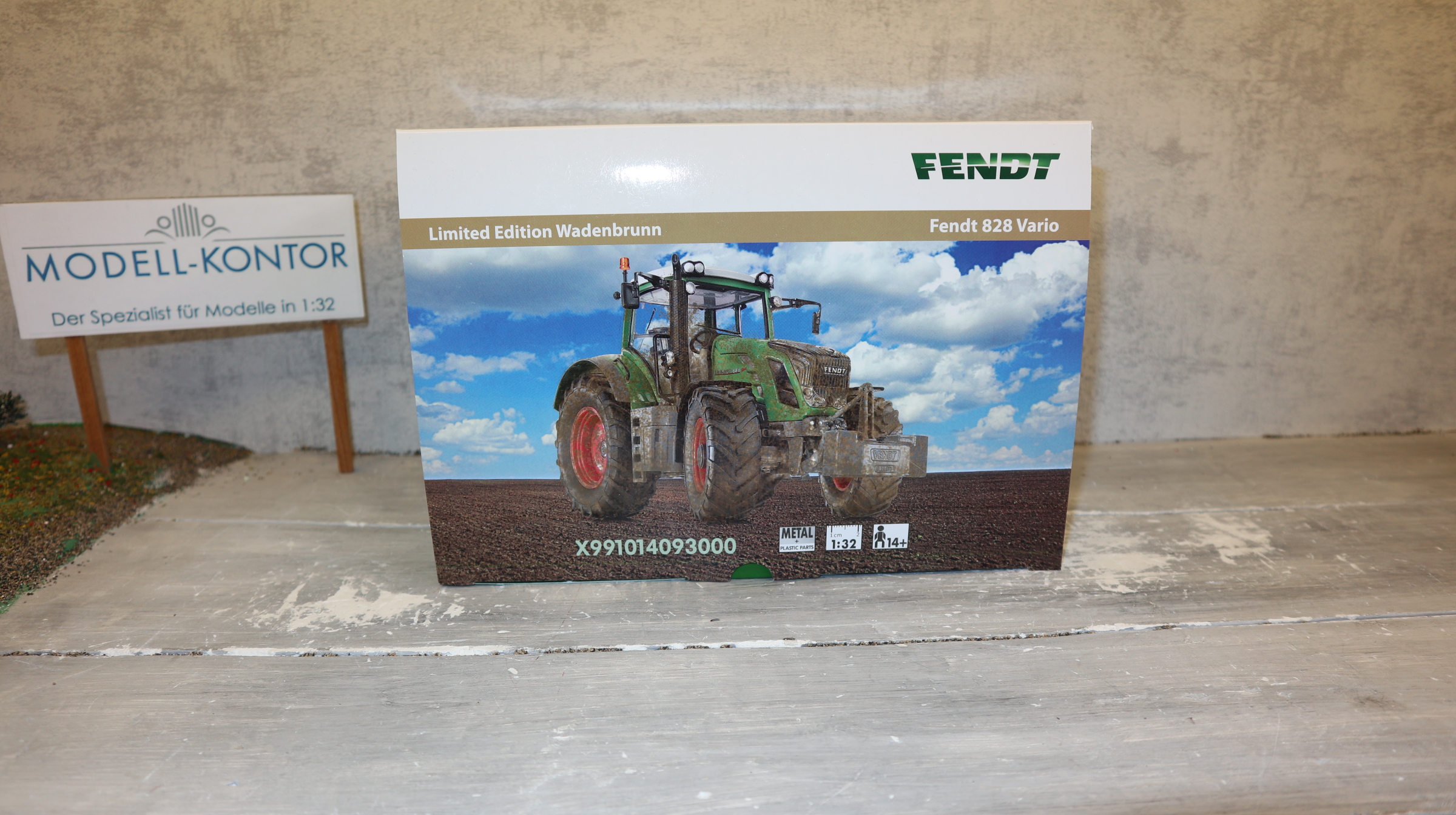 Wiking X991014093000 in 1:32,  Fendt 828 Vario DIRTY Wadenbrunn, NEU in OVP