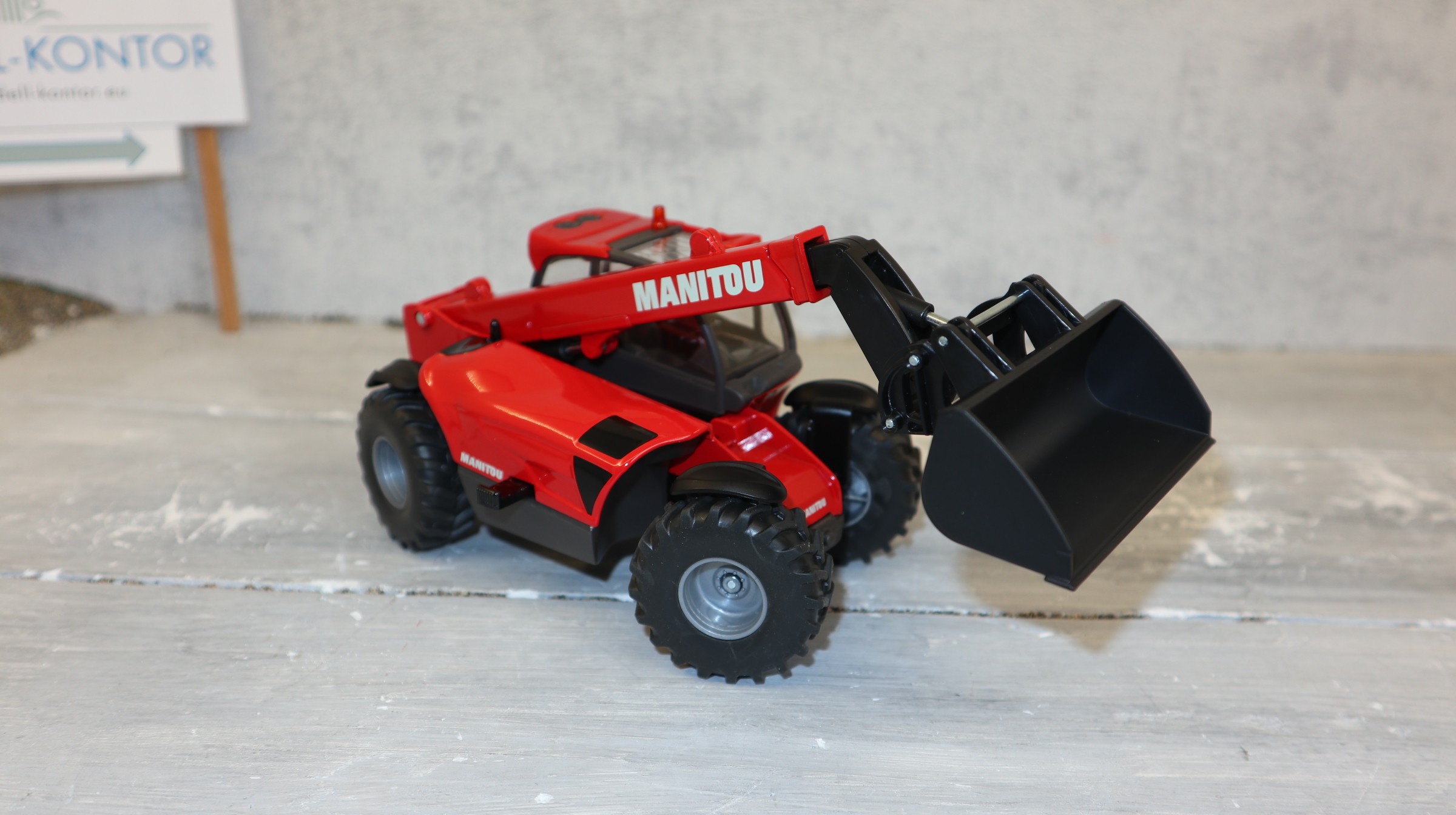 Manitou MLT840 Telescopic Handler Red 1/32 Diecast Model by Siku