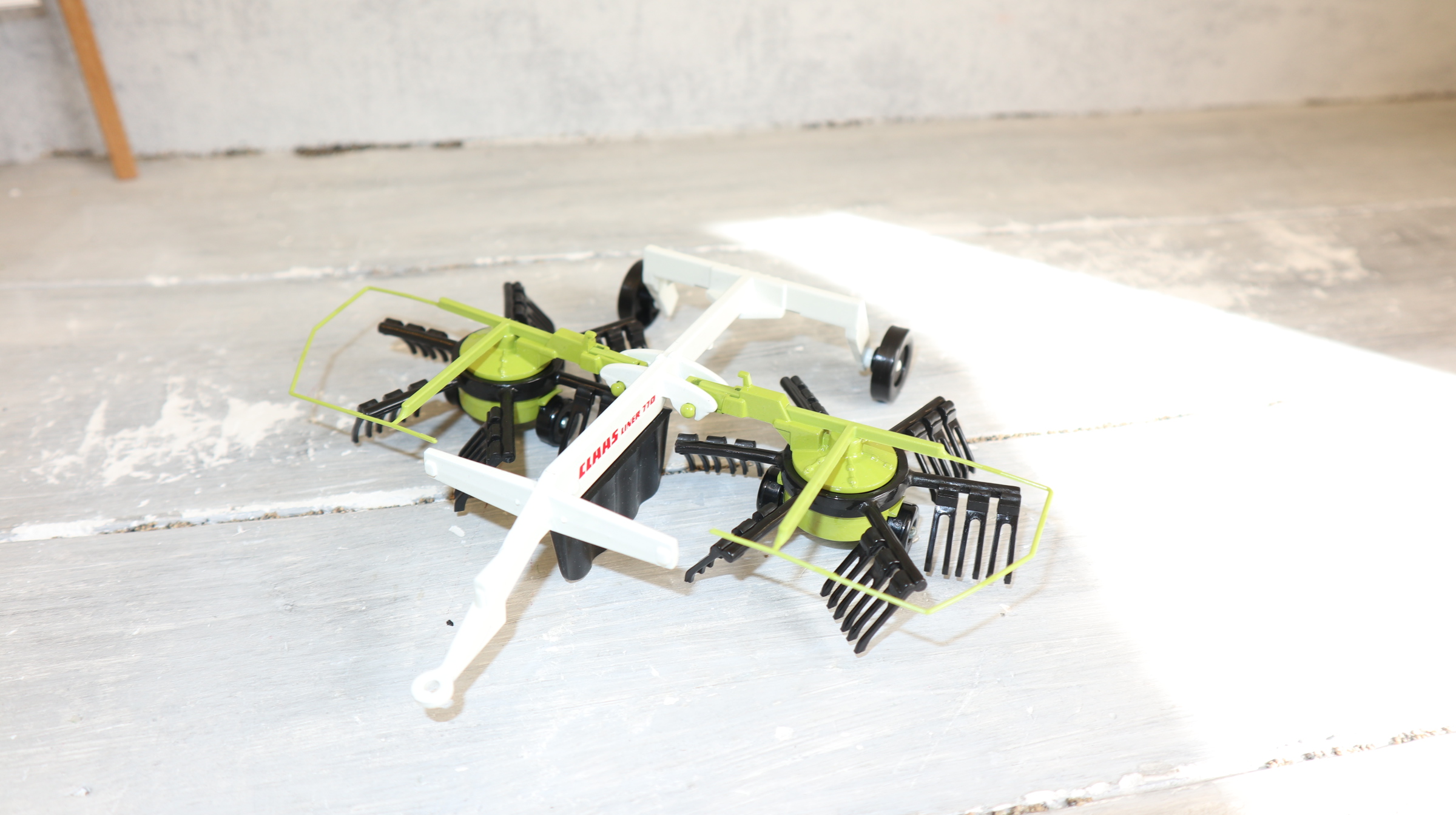 Siku 2560 in 1:32, Claas Wirbelschwader , NEU in OVP 